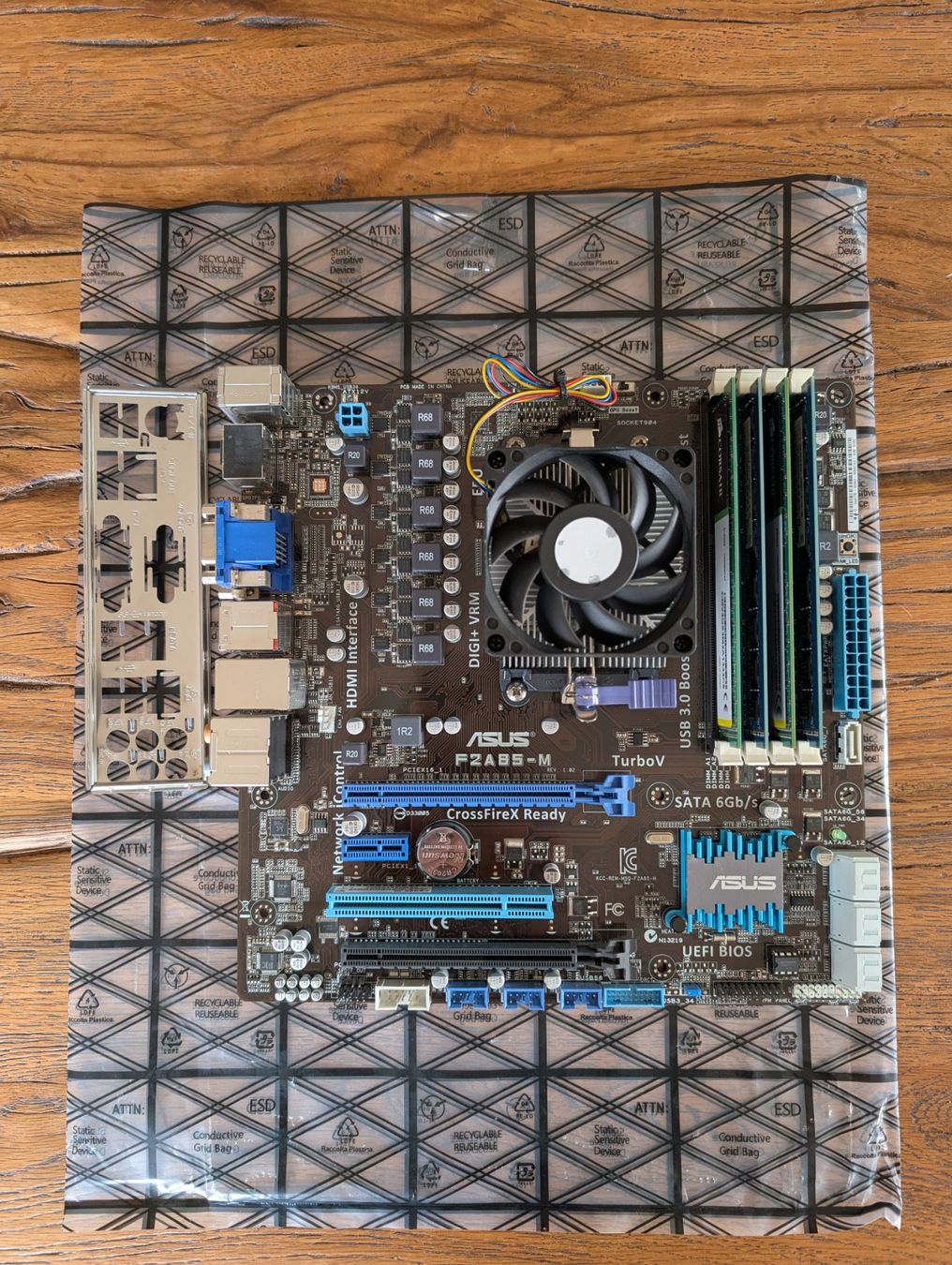 Asus F2A85-M, A8-5600K, 8GB RAM (Gebraucht) in Delémont für CHF 18 ...