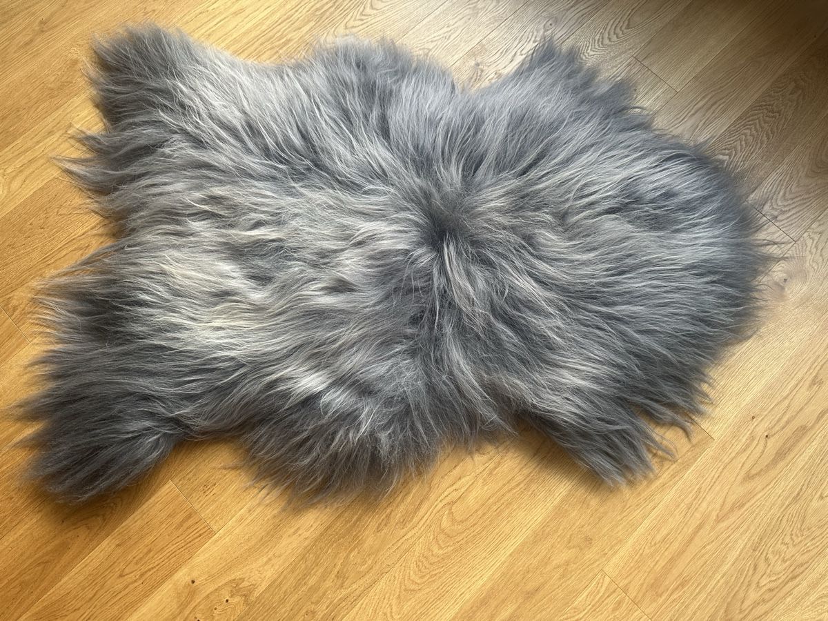 Tutte le decorazioni: Schafsfell Nordlandschnukelfell grau – Usato da Zürich venduto da von_7vbl 1