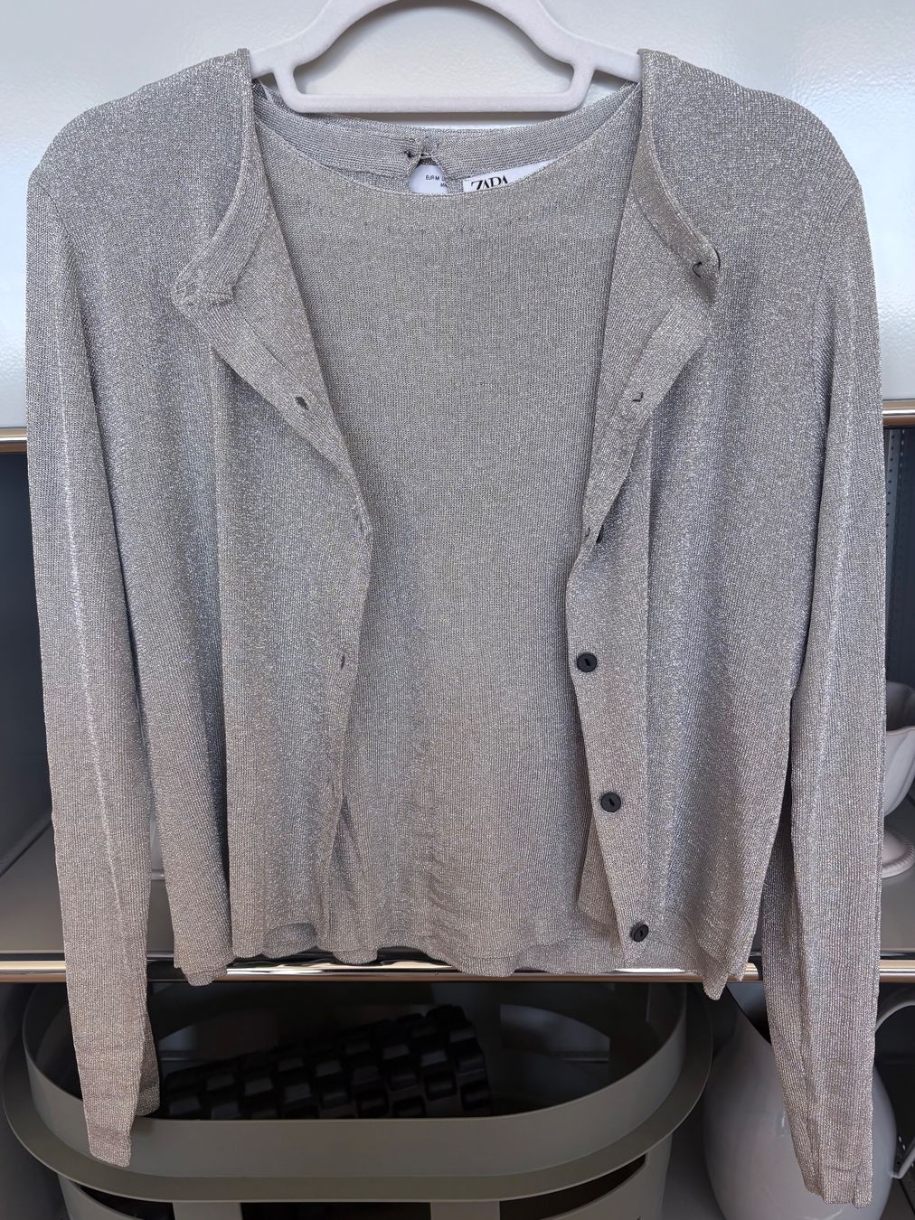 Zara Maglioni & Felpe: Zara silver knit cardigan set – Nuovo (secondo la descrizione) da Döttingen venduto da dbs_26ls