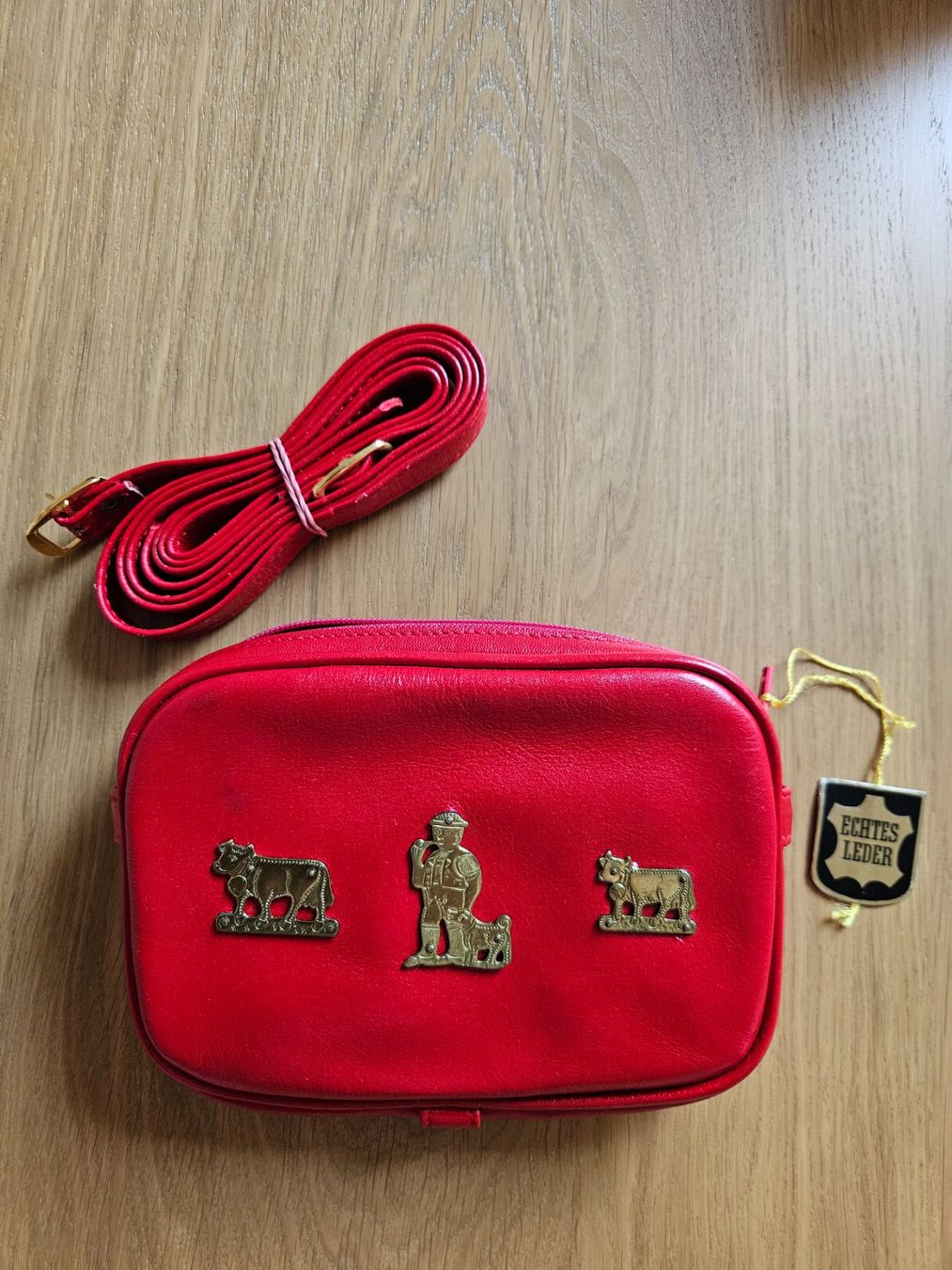 Borse: rote Ledertasche / ab CHF 1.00 – Usato da Hellbühl venduto da davhel