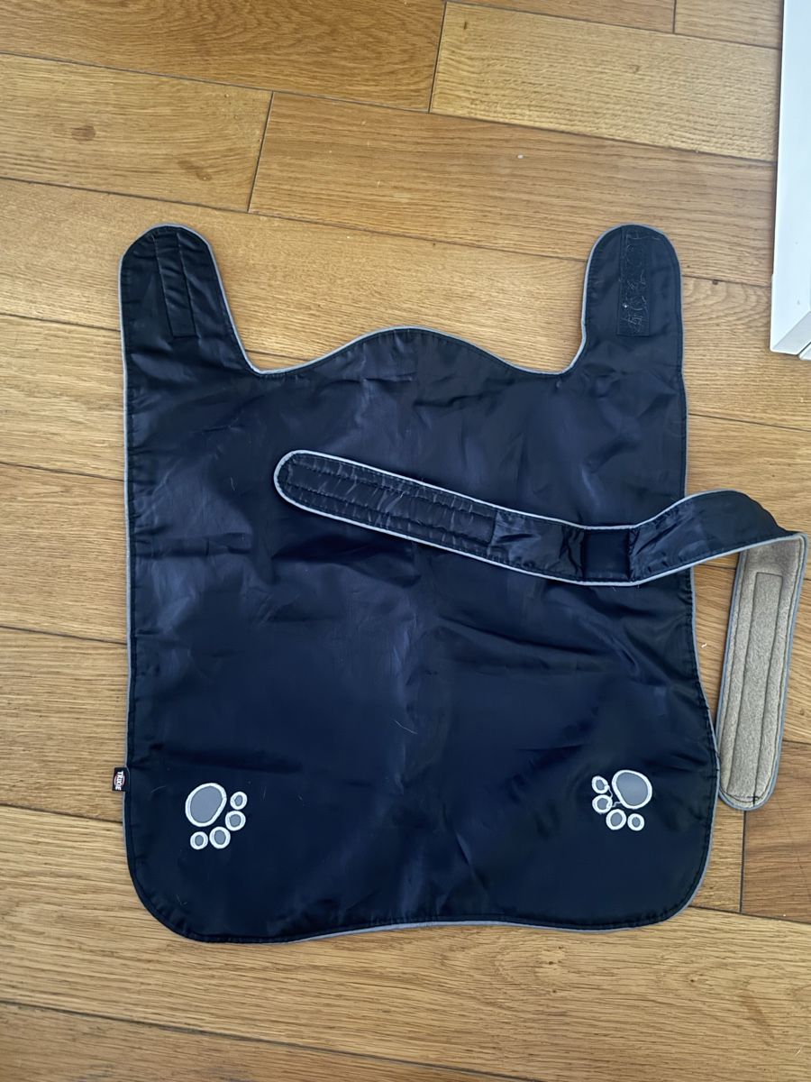 Abbigliamento: Hundekleidung 15 chf/stk – Usato da Luzern venduto da vivientth 3
