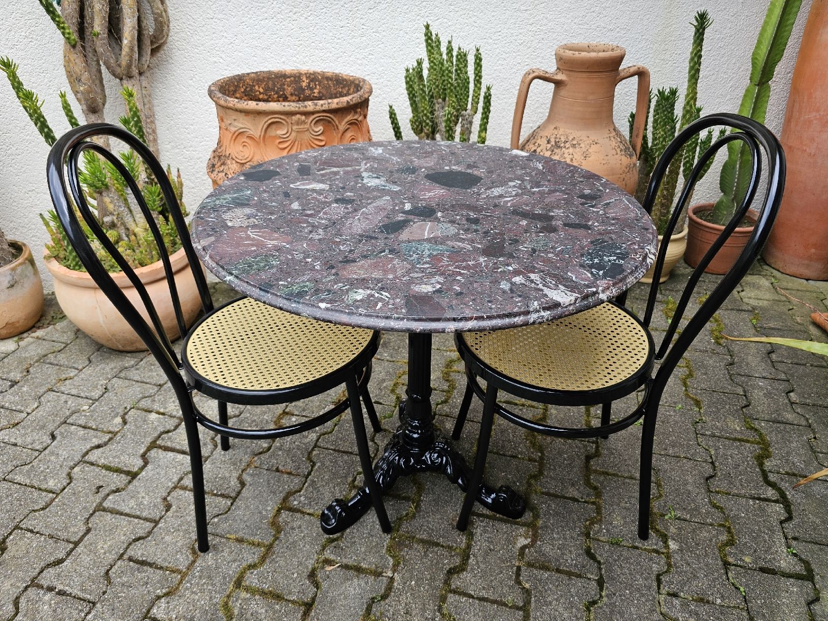 Tavoli: Bistrotisch Marmortisch 2 Bistrostühle – Usato da Villnachern venduto da hasta08