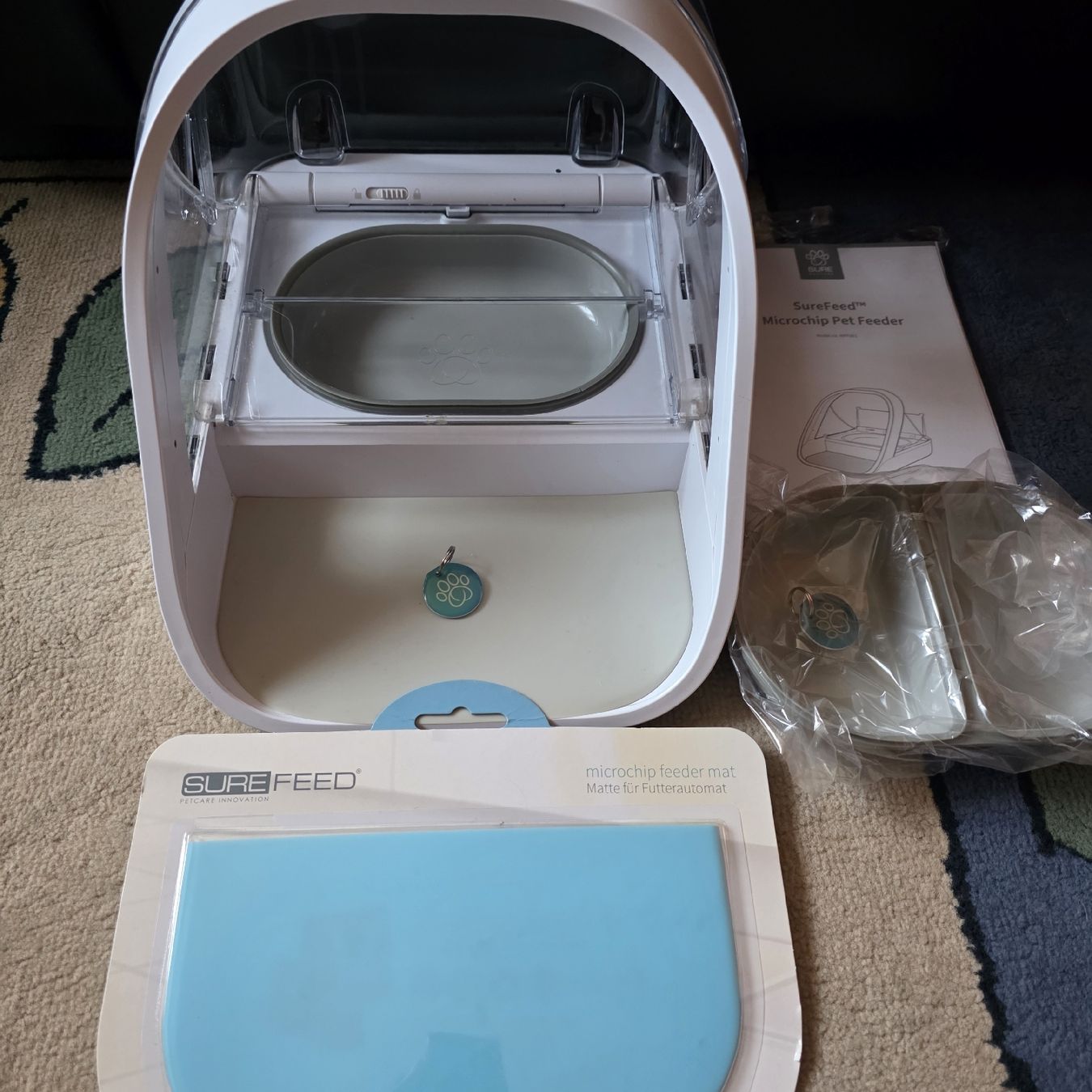 Sure Petcare Mangimi: Distributore cibo SureFeed Sure Petcare con accessori – Usato da Rancate venduto da sarah357
