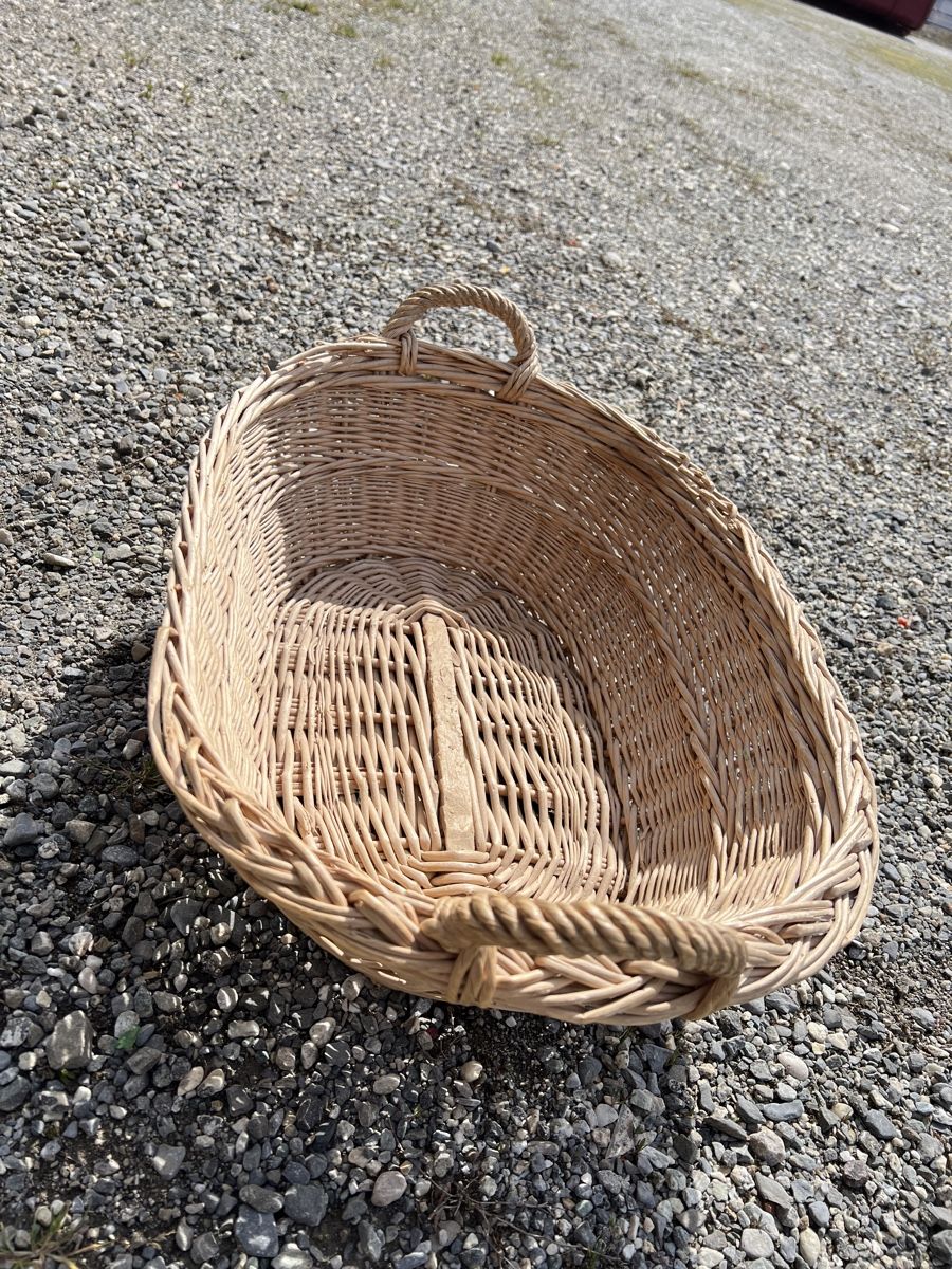 Altro per la casa: Une malle, 2 corbeilles en osier – Usato da Vétroz venduto da Chrisbad60 4