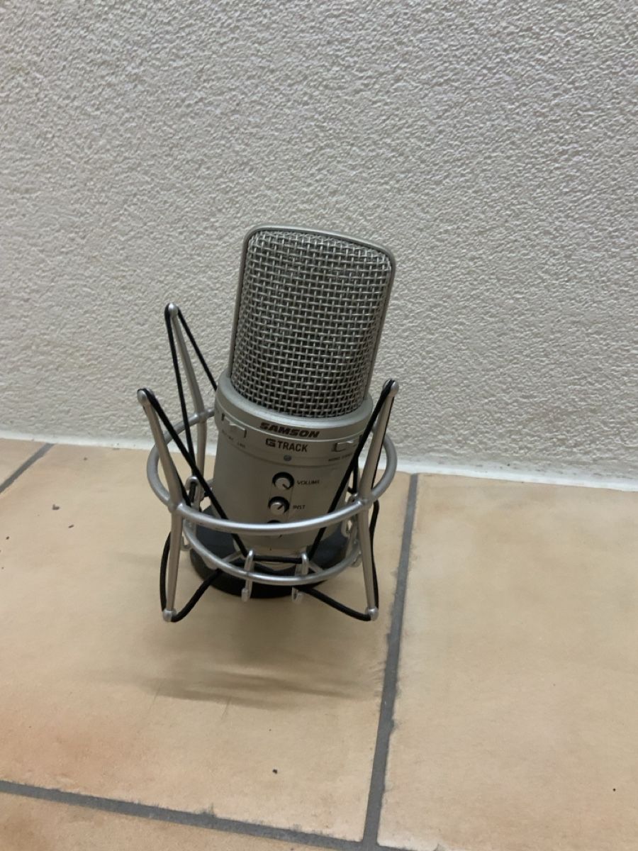 Microfoni: Microphone Samson G-Track pour podcast/streaming impeccable – Usato da Corminboeuf venduto da jcarita