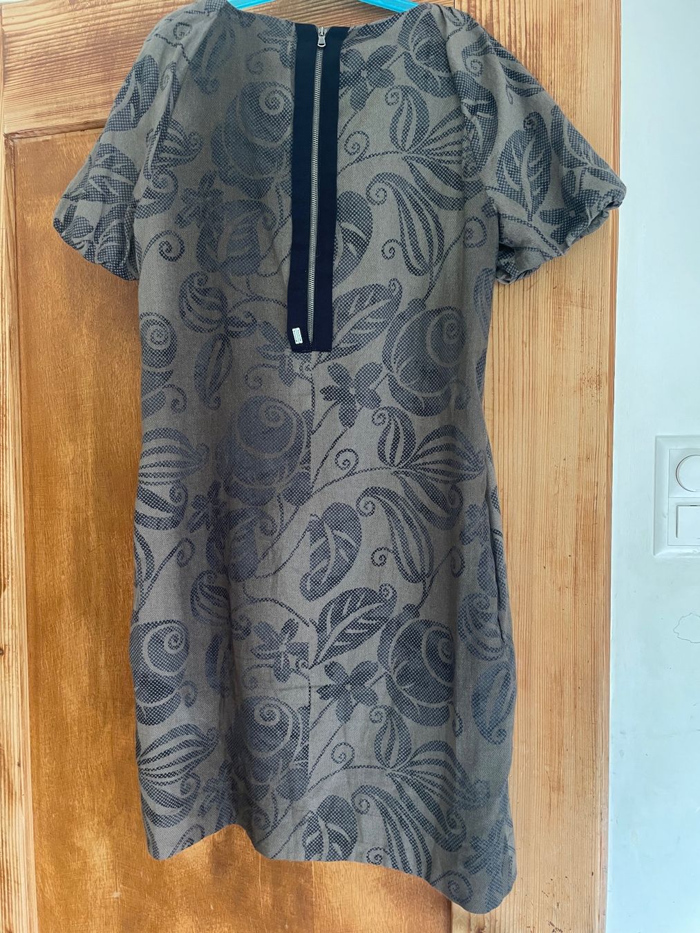 Sportmax Vestiti: Schönes Kleid von Sportmax Code, Gr. 34 – Usato da Zuchwil venduto da mrjingles80 1
