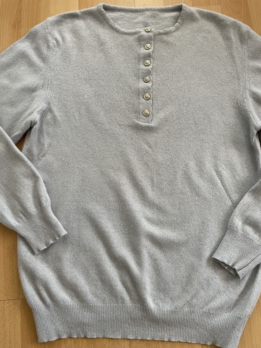 Maglioni & Felpe: Pull Angora gris avec boutons, taille L – Usato da Vuippens venduto da ale_6gkb