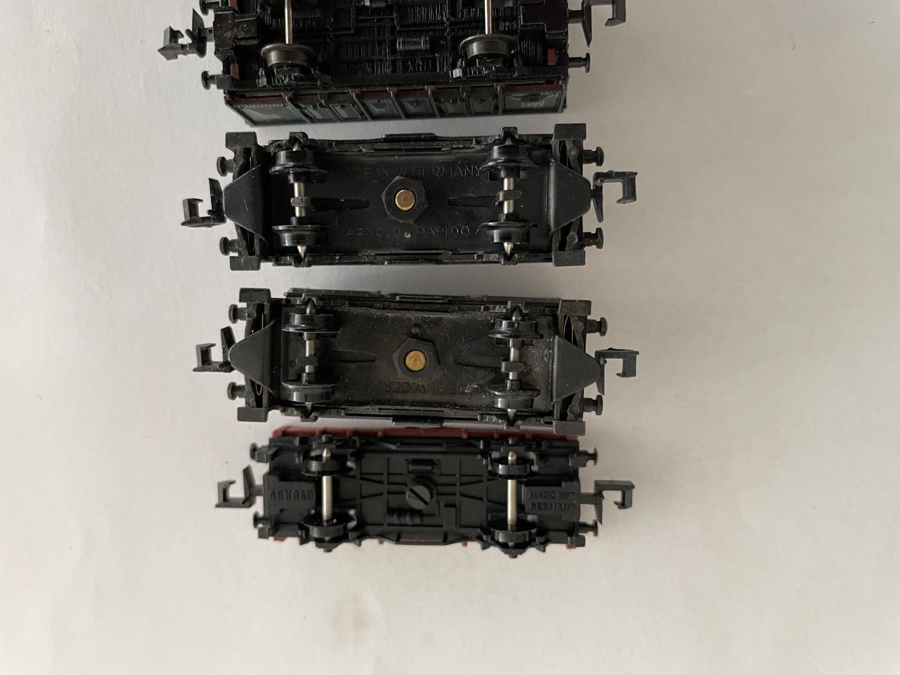 Modelleisenbahnen: Spur N  8 verschiedene Güterwagen – Gebraucht aus Rorschach von Karotten 9