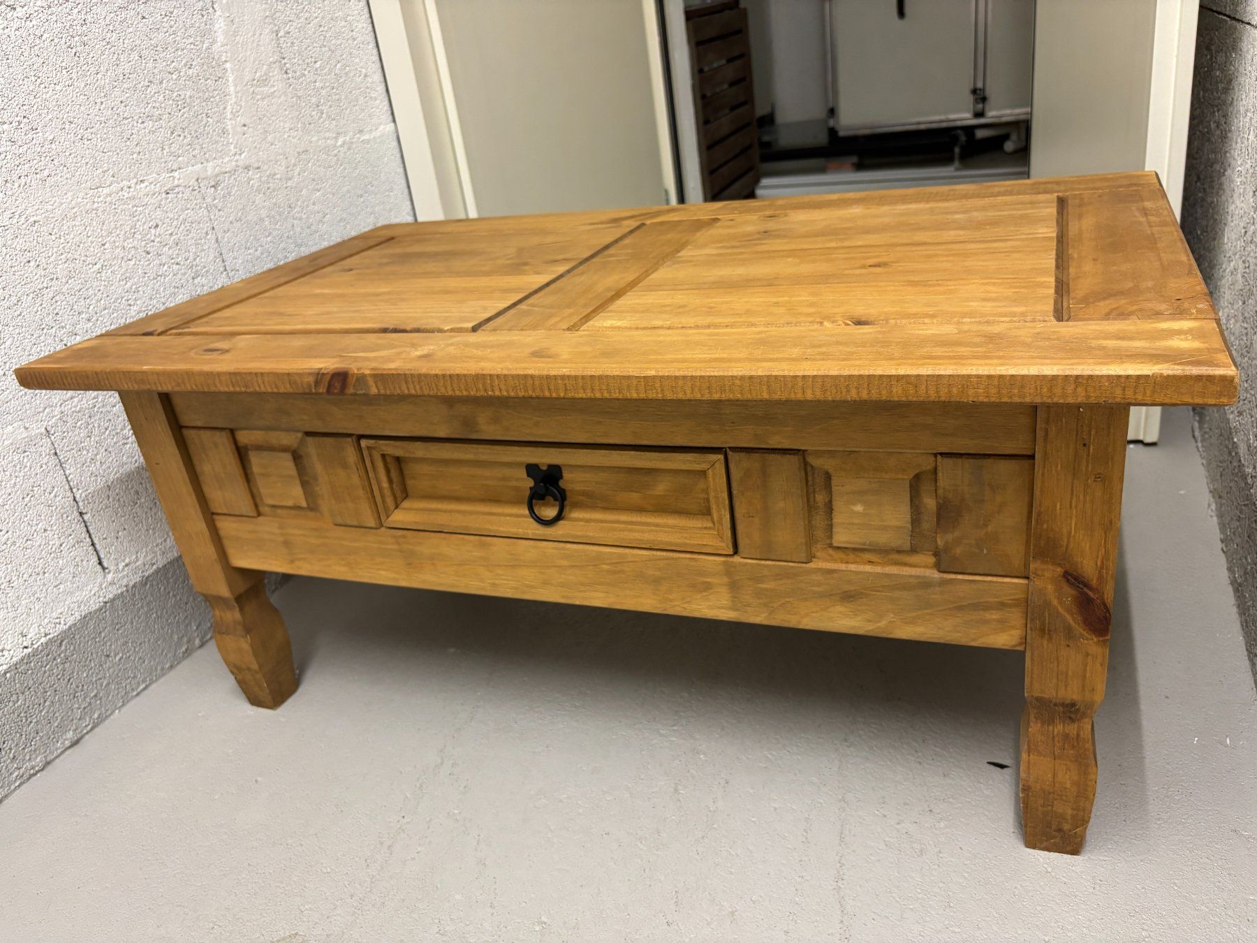 Tavoli: Superbe Table en Bois massif / Solid Pine Coffee Table – Usato da Clarmont venduto da sil_59s9 4