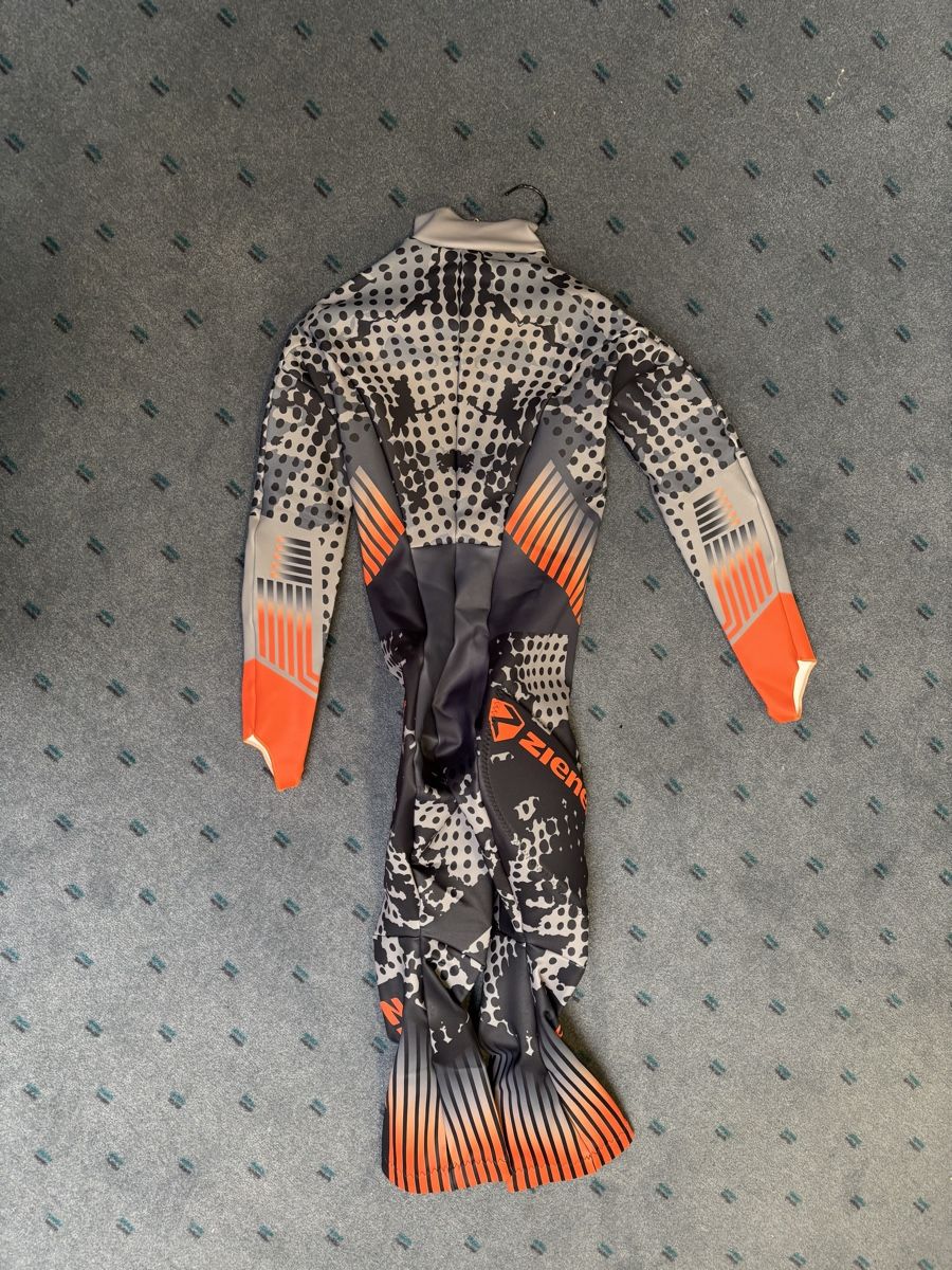 Anzüge: Skirenndress neu Gr. 140 – Neu und originalverpackt aus Sörenberg von dfew 1