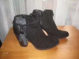 DAMEN  STIEFELETTEN