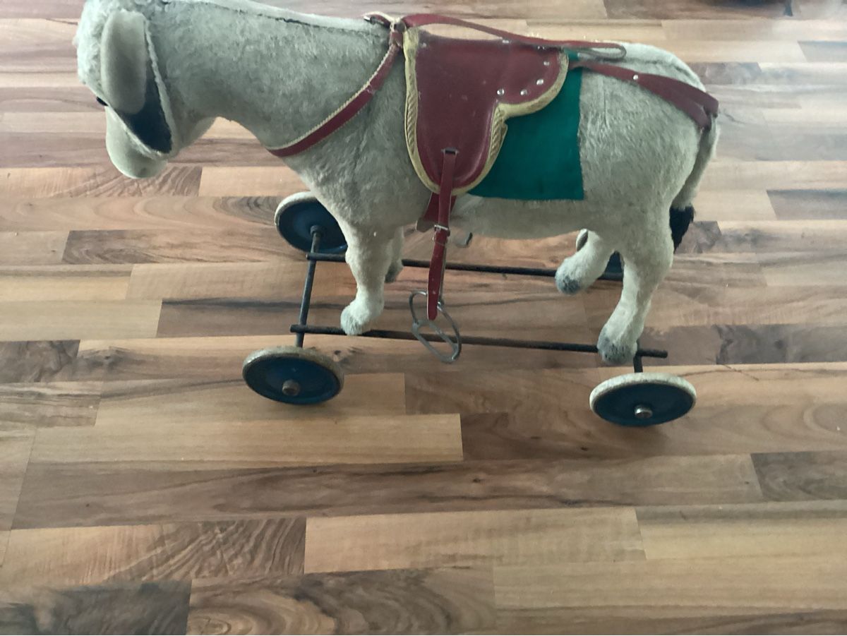 Steiff Giocattoli: ALTER STEIFF ESEL AUF RÄDER – Usato da Münchenstein venduto da NoSu98 5