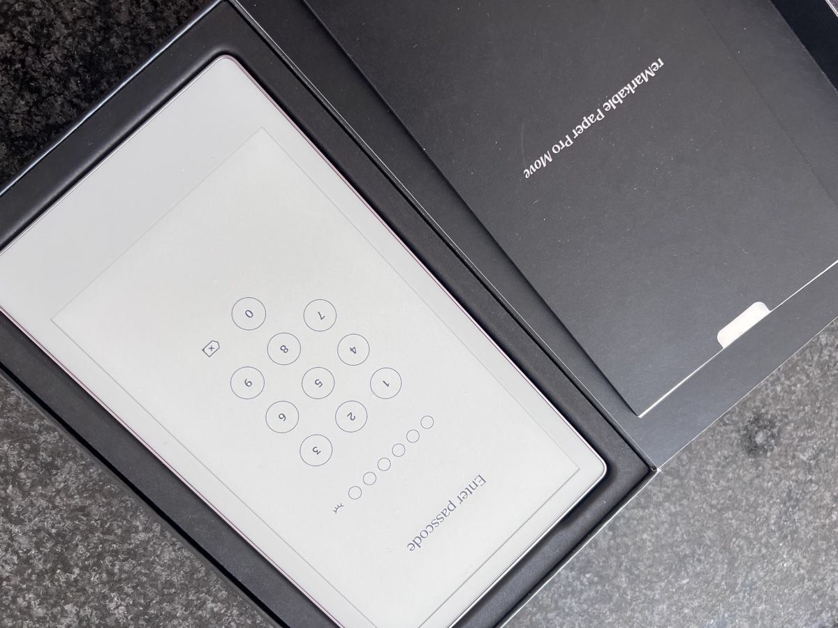 reMarkable Tablet PC: reMarkable Paper Pro Move + Hülle – Usato da Edlibach venduto da lar_snw9 2