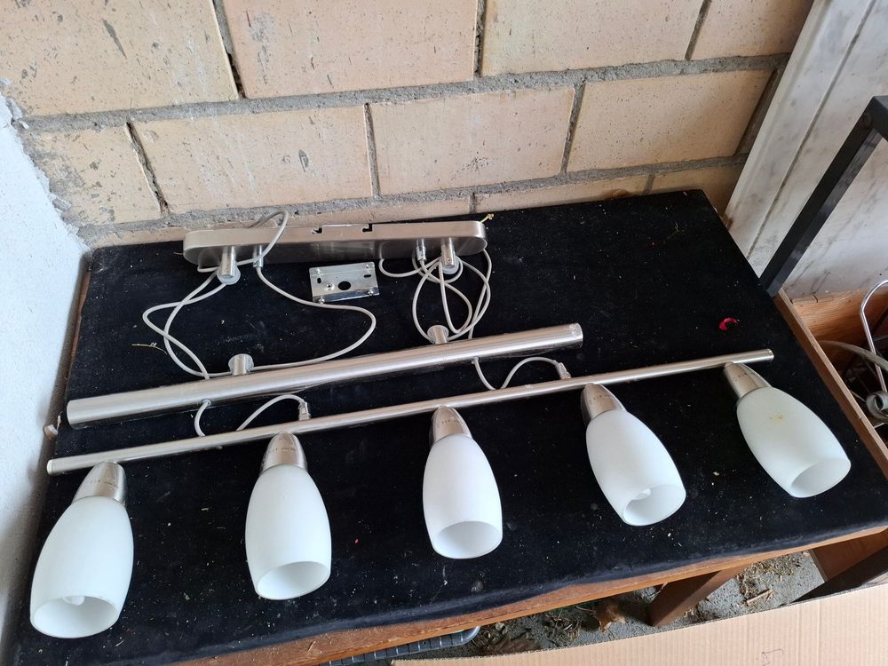 Lustres & lampes de plafonds: Moderne Lampe / Deckenlampe mit 5 Spots, Top Zustand! (51) – D'occasion à Schönholzerswilen par clyde123