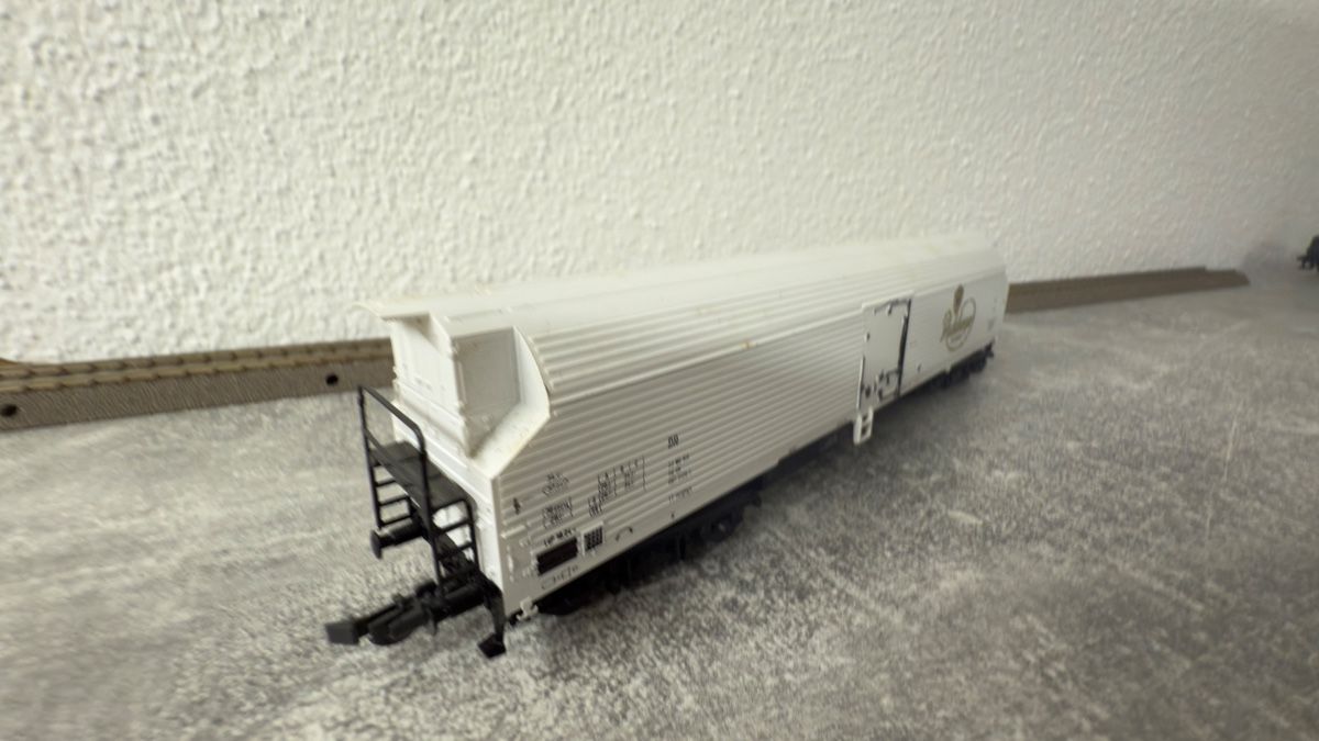 Roco Modellini di ferrovie: Roco Güterwagen H0 / DC Radeberger Pilsner – Usato da Schlieren venduto da rat_lq6b 3