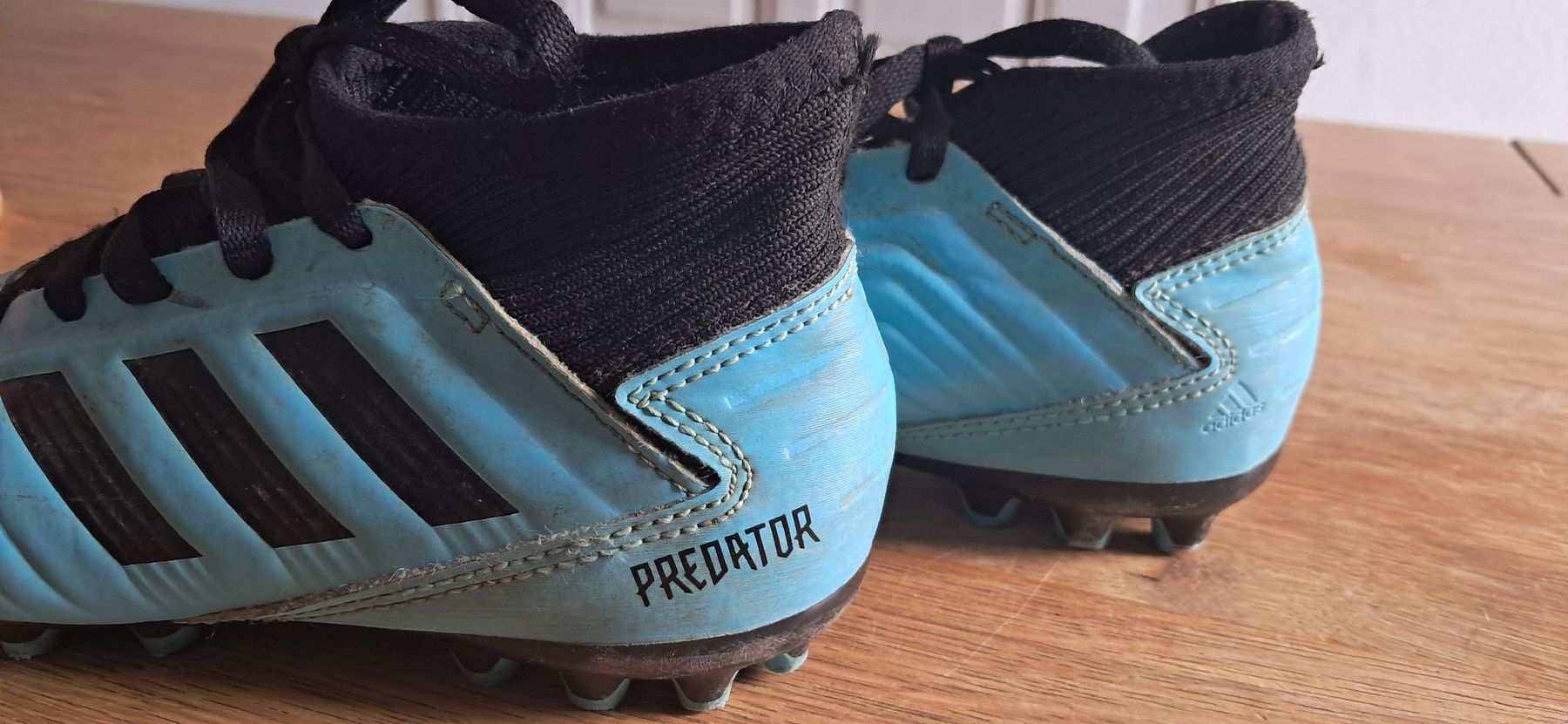 Adidas Herrenschuhe: Fusballschuhe Gr.31 – Gebraucht aus Nidau von Darkpooh 2