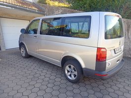 VW T6.  9 Sitze