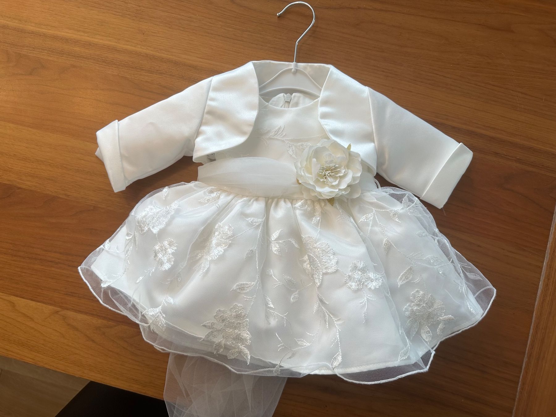 Vestiti & Gonne: Taufkleid Grösse 62 – Usato da Triesen venduto da vola01 1