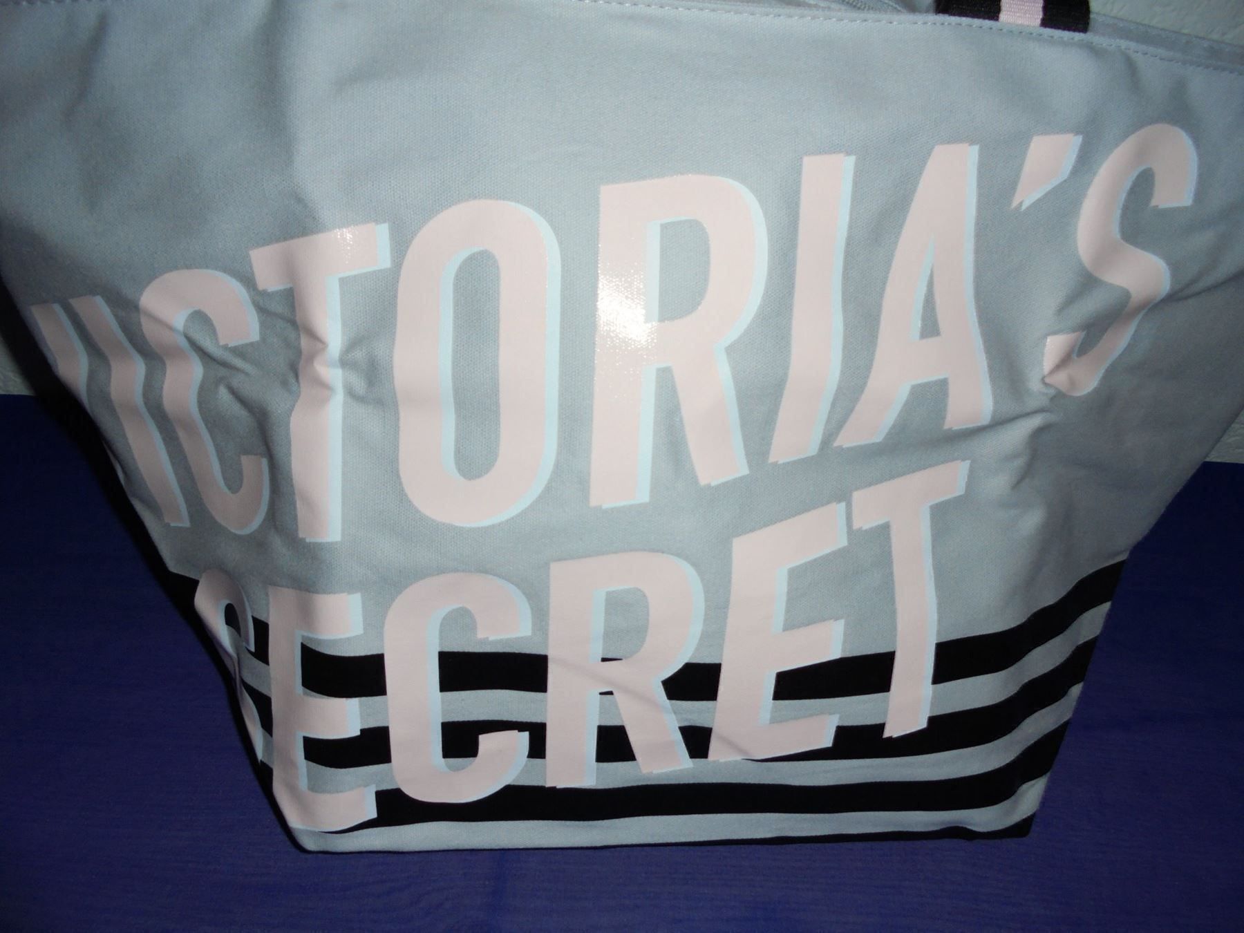 Victoria's Secret Taschen für Damen: VICTORIA'S SECRET GROSSE TASCHE/ SHOPPER – Neu und originalverpackt aus Aarau Rohr von PinkSchwein 2