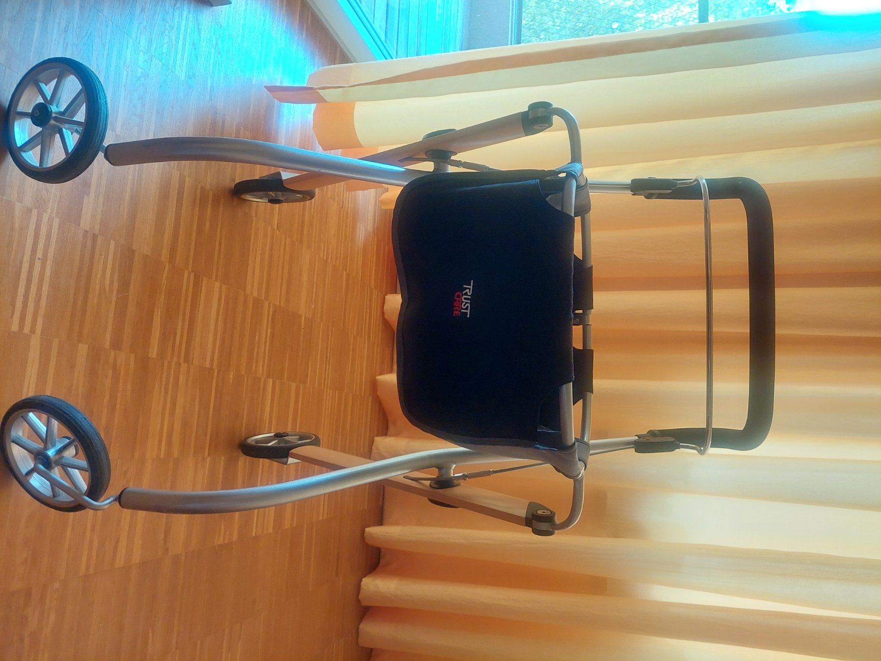 Aides à la marche: Indoor Rollator – D'occasion à Zürich par jmueller71 3