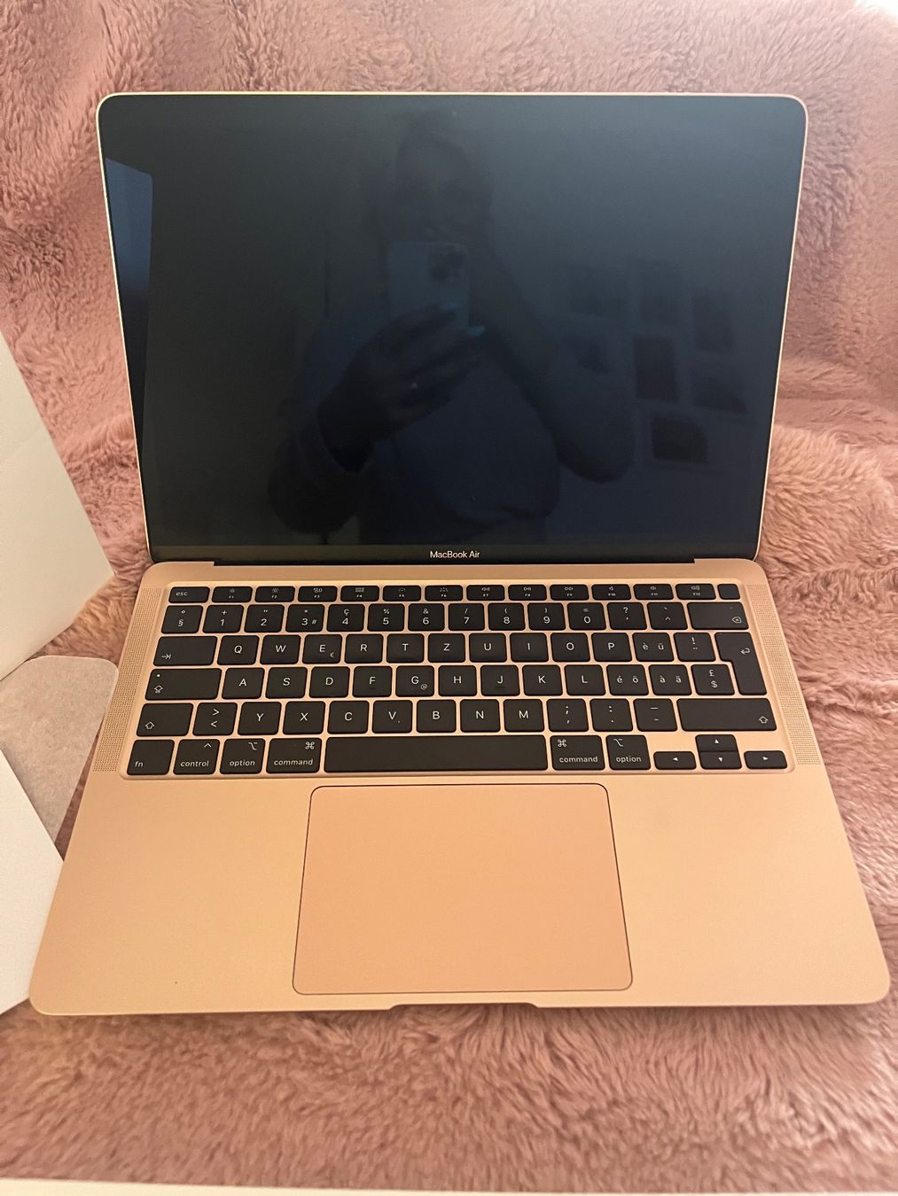 Apple Notebooks: MacBook Air 13" 2020 (Farbe: Gold) – Gebraucht aus Wohlen AG von Sander.D 1