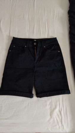 Kurze Hose C&A schwarz Grösse S-M, 38, NEU