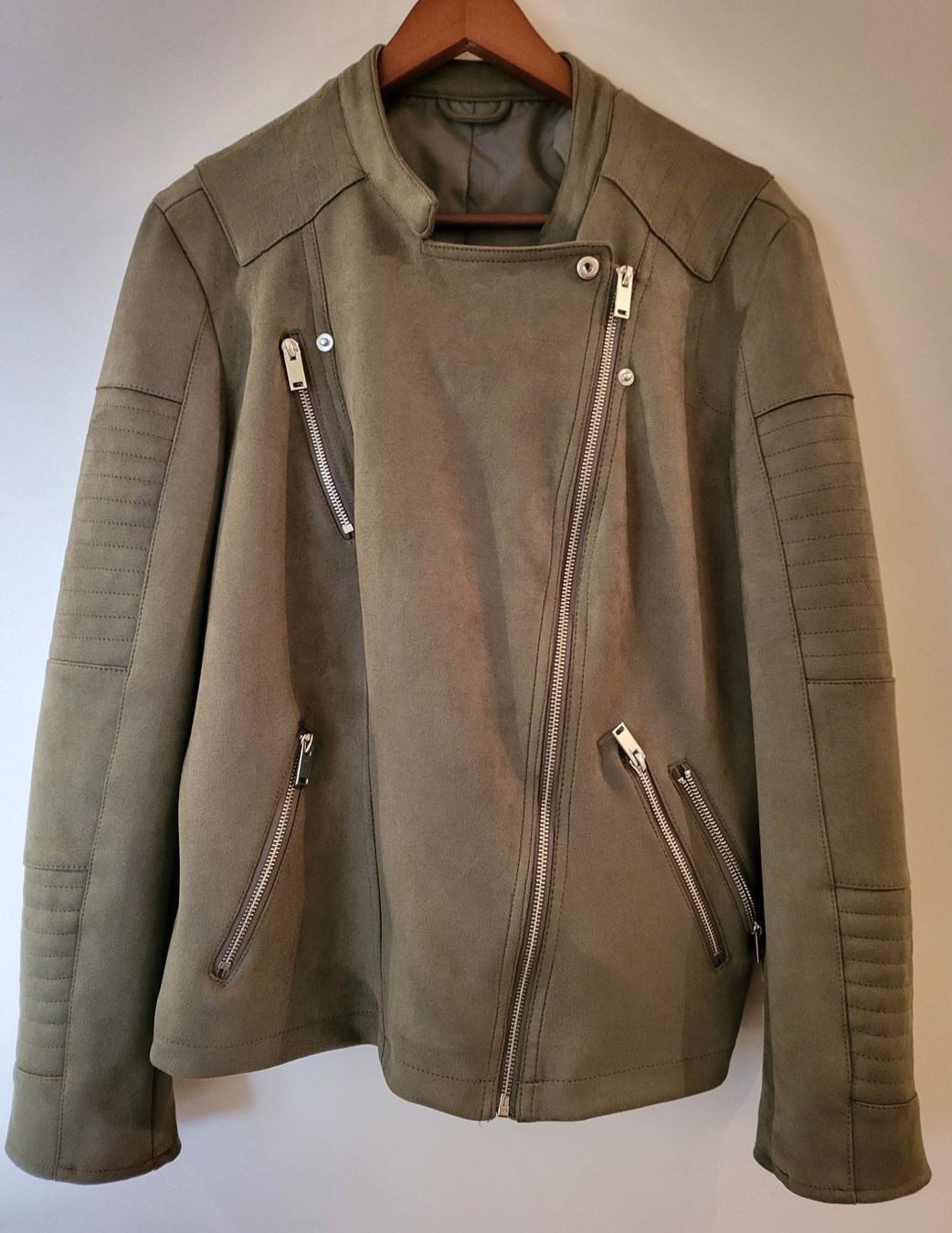 C&A Jacken: Schöne Biker Jacke olivgrün C&A – Neu (gemäss Beschreibung) aus Basel von sci_67ms 1