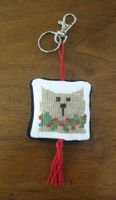 Schlüsselanhänger Katze, handgestickt