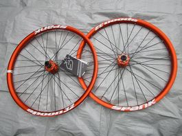 SPANK Radsatz 27,5" Downhill 2440g V20x110o 15x100mm H12x135