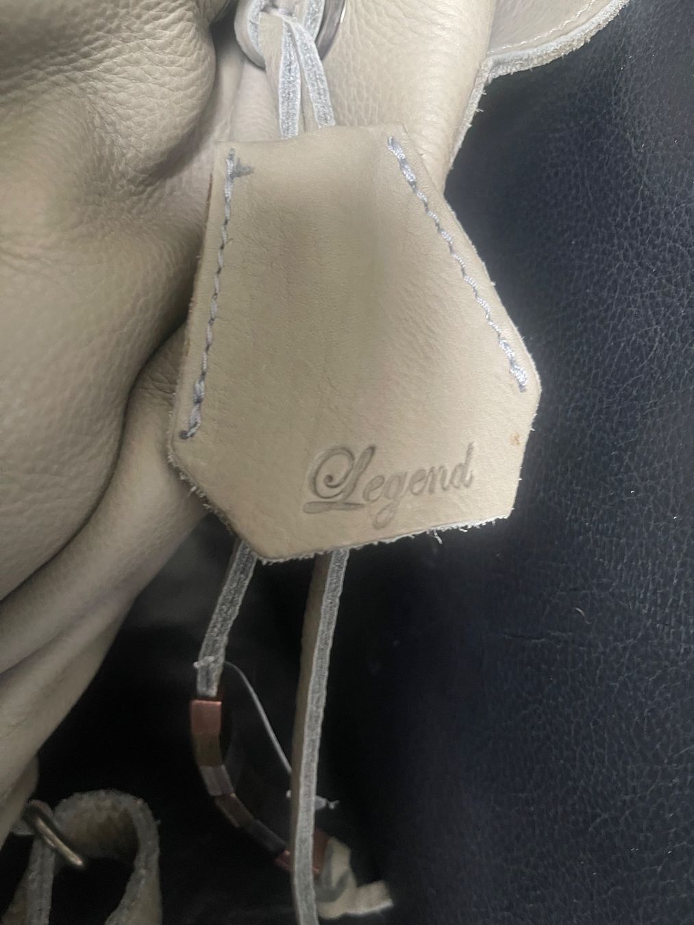 Zaini: Legend  Leder  Rucksack – Usato da Hinterkappelen venduto da simona67 5