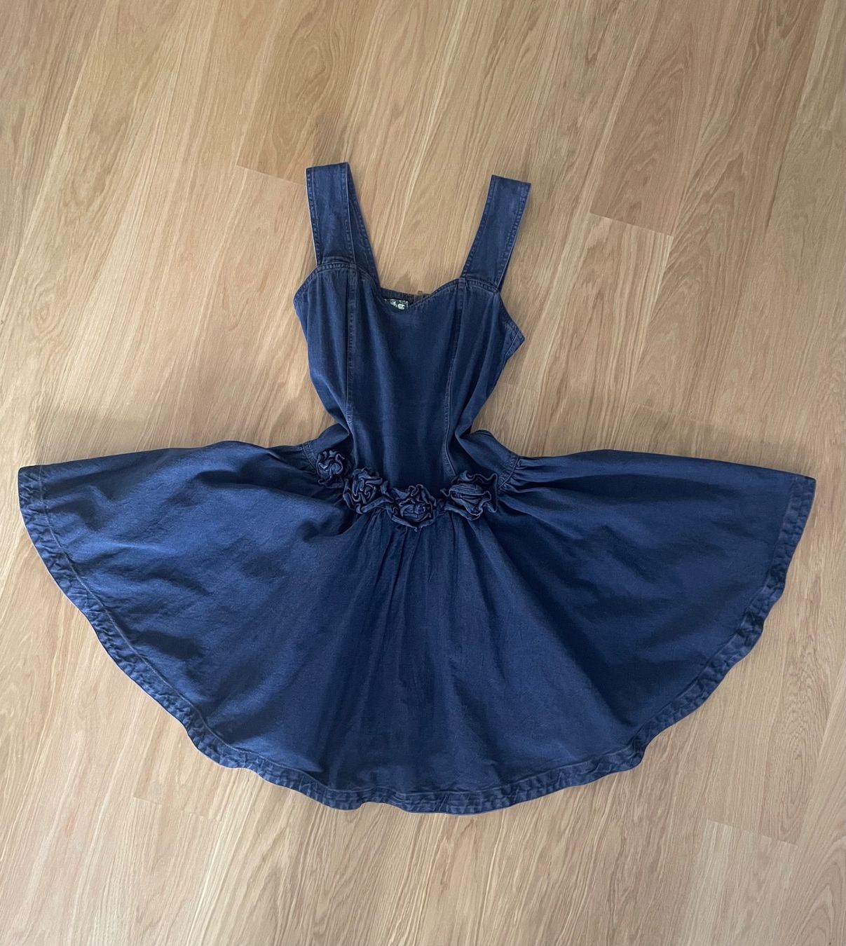 Vestiti: Denim Kleid mit Blumenrosetten – Usato da Kriens venduto da Mayang 3