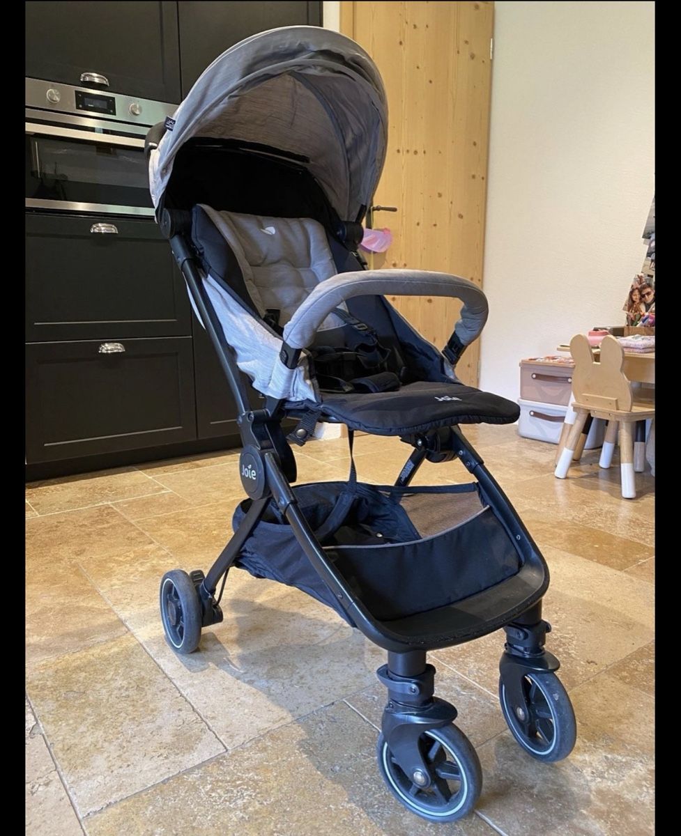 Joie Poussette: Joie Pact Lite Buggy - Grey/Black – D'occasion à Münchenbuchsee par Db_j4db