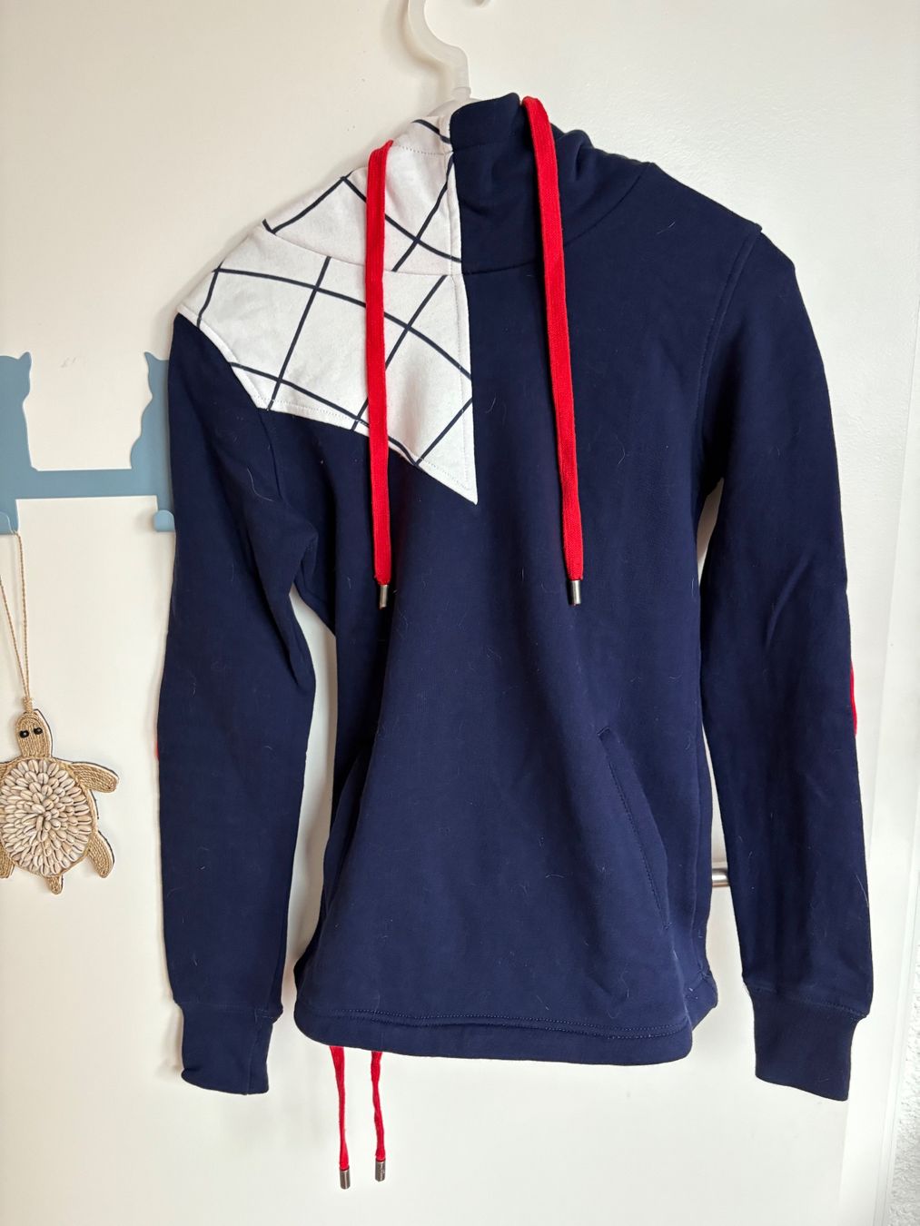 Maglioni & Felpe: Sweat à capuche marine et blanc – Usato da Lausanne venduto da milou201619
