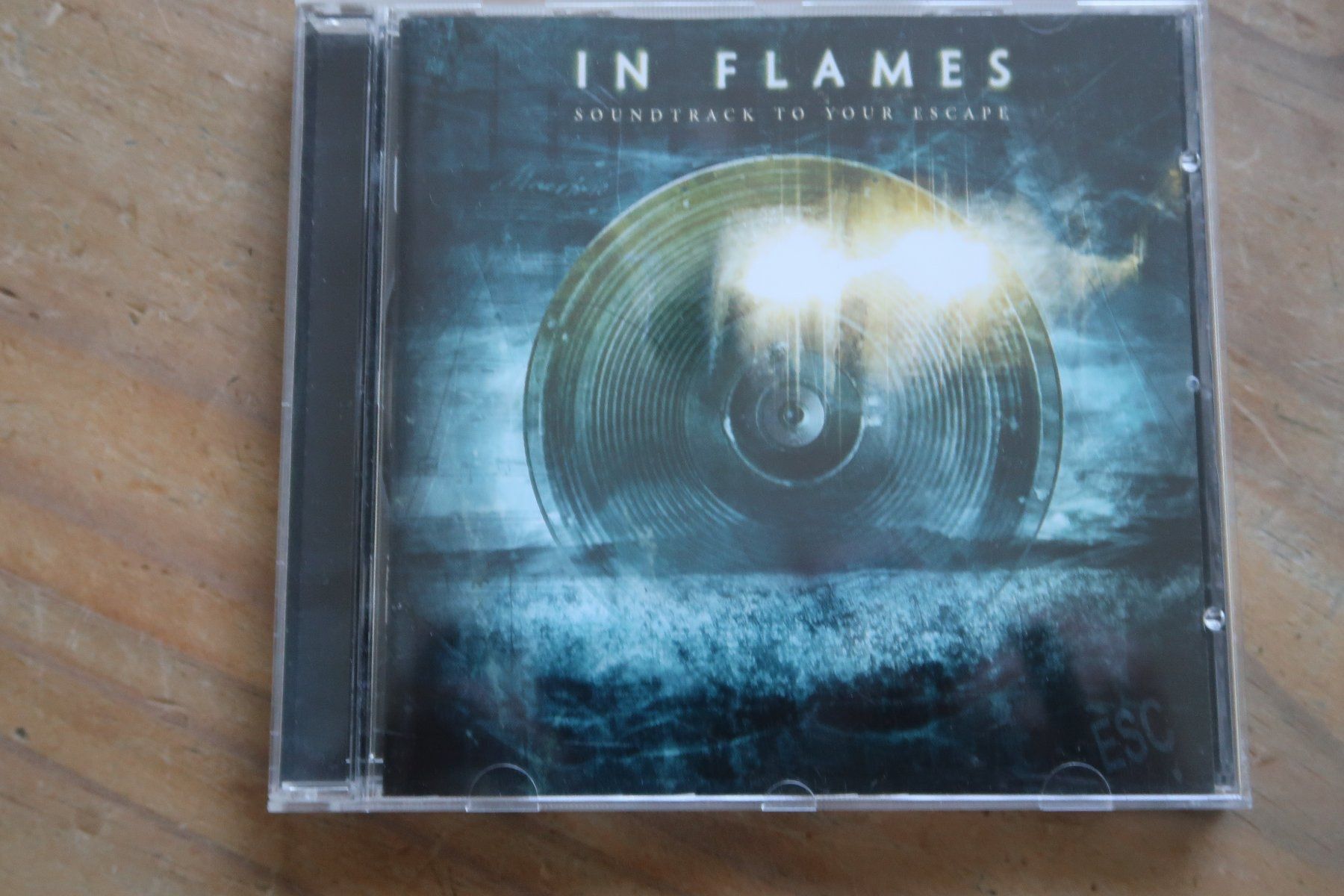 CD: IN FLAMES - SOUNDTRACK TO YOUR ESCAPE - CD – Usato da Basel venduto da Patiscat