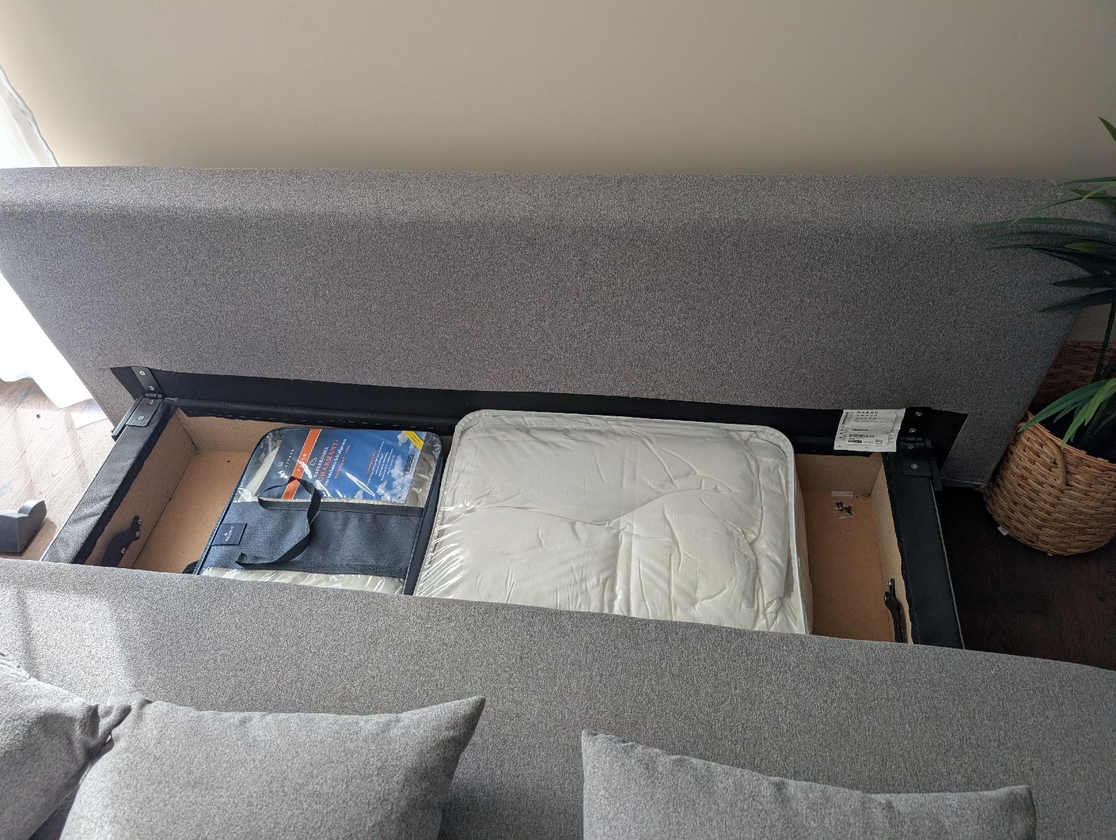 Divani: Bettsofa IKEA grau mit Stauraum – Usato da Oftringen venduto da enomist88 2