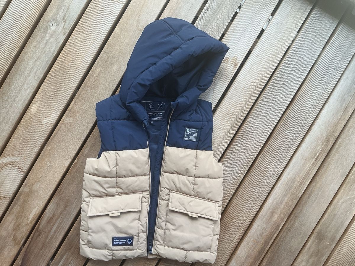 Altro abbigliamento per bambino: Steppweste mit Kapuze Grösse 140 gebraucht – Usato da Uster venduto da fam_z8zj 2