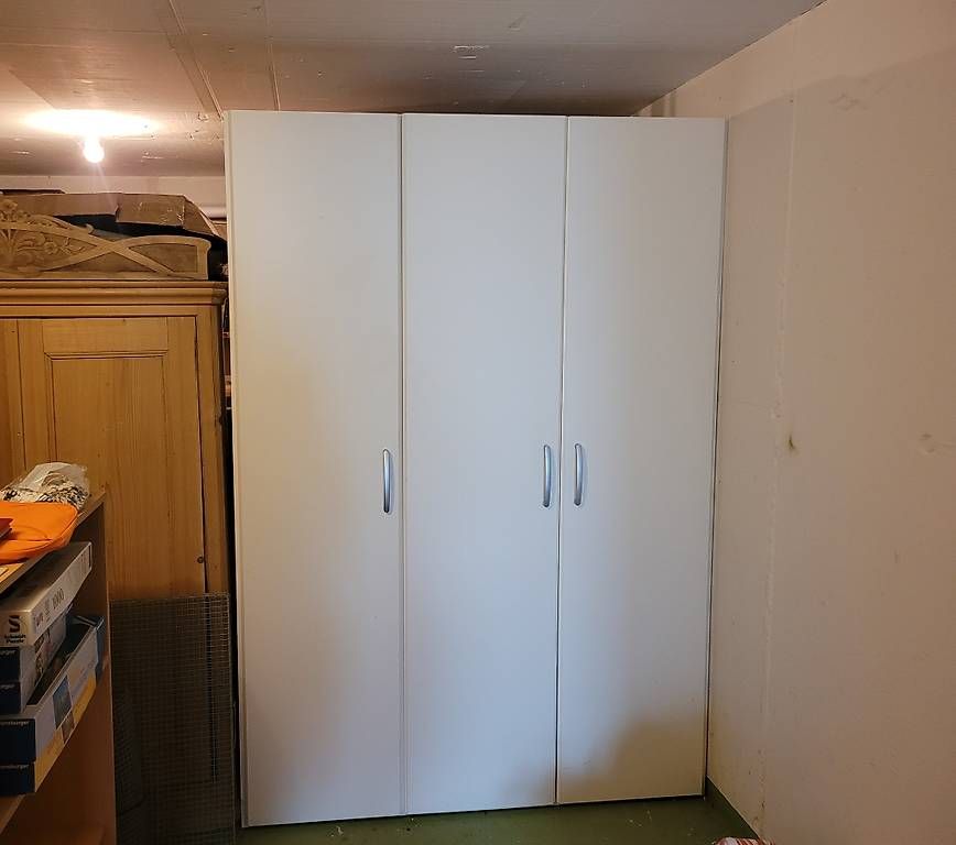 Armadi: Wandschrank, Kleiderschrank weiss – Usato da Schwellbrunn venduto da rot_9mn5