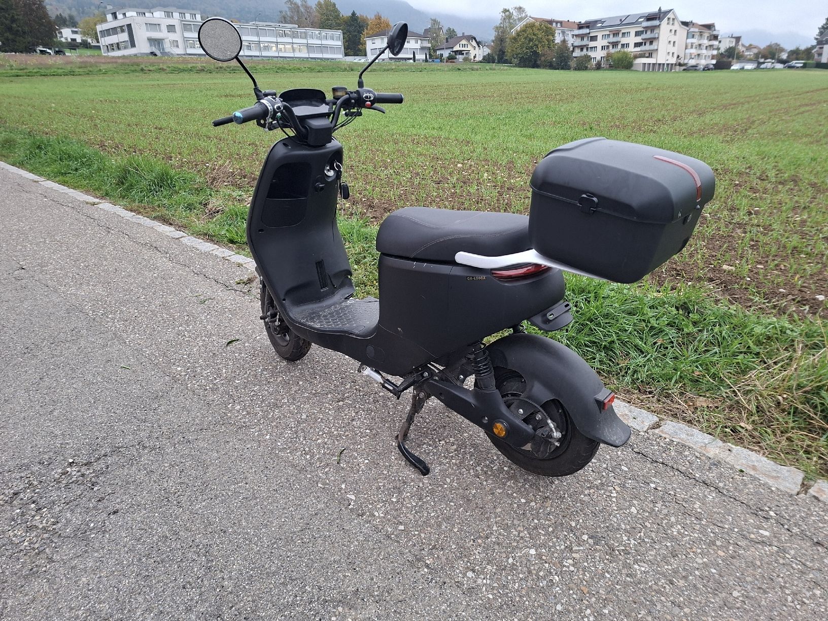 Scooter: E-Roller Unfallfahrzeug Ersatzteile oder Bastler ab 1.-!!! – Difettoso da Grenchen venduto da Mazzanares-Parts 3