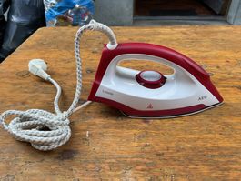 Dampfbügeleisen AEG 1300W weiss/rot gebraucht