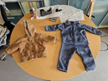 Lot de 1 veste (Obaïbi) et 1 training (H&M), taille 74