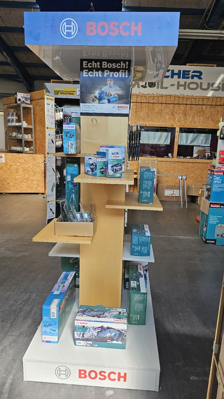 Scaffali: BOSCH Ausstellungsregal ab CHF 1.00 – Usato da Koppigen venduto da Bracher_Mail-House 5