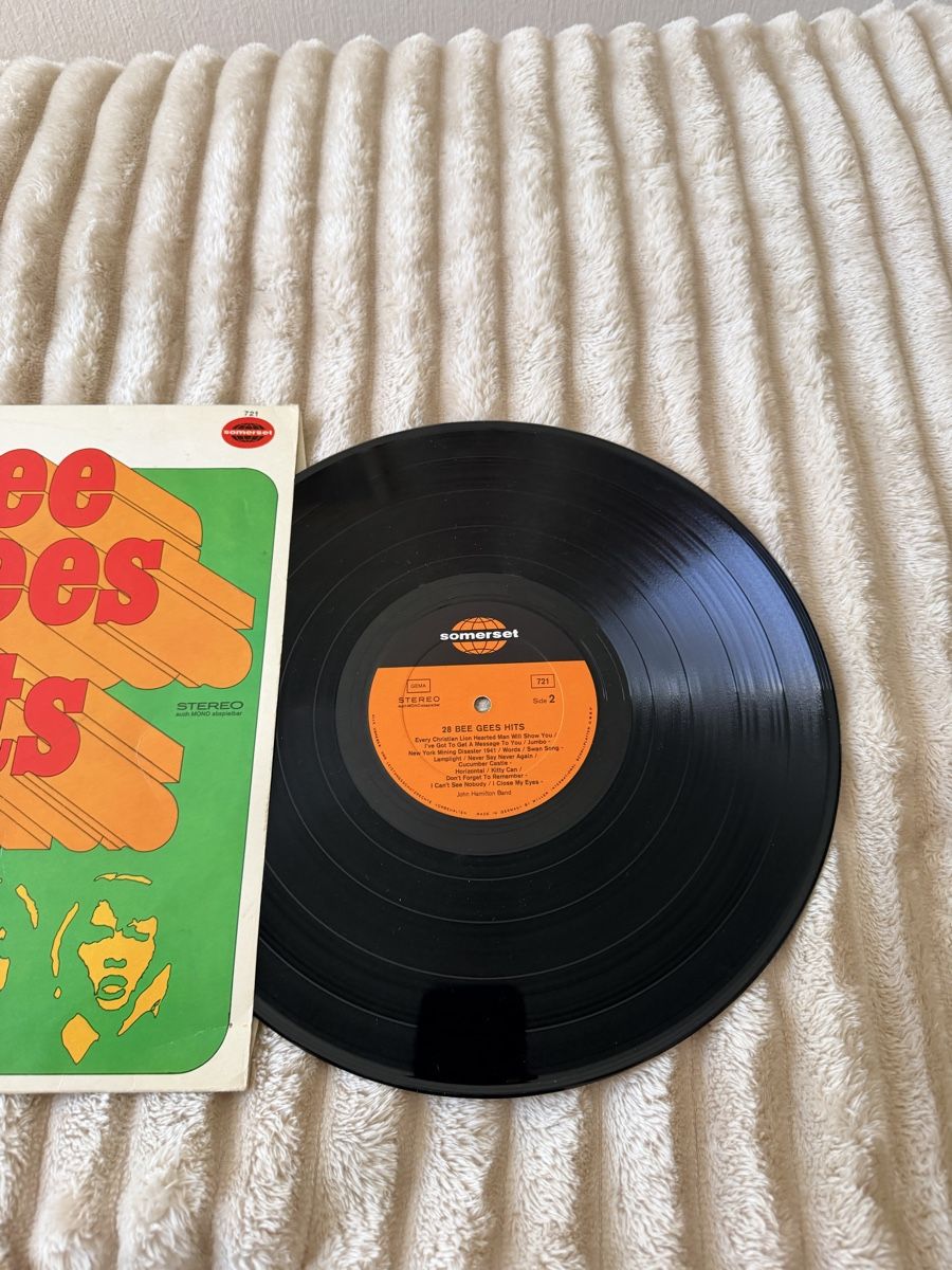 Dischi in vinile: 28 Bee Gees Hits vinyle – Usato da Bussigny venduto da Serena2009 2