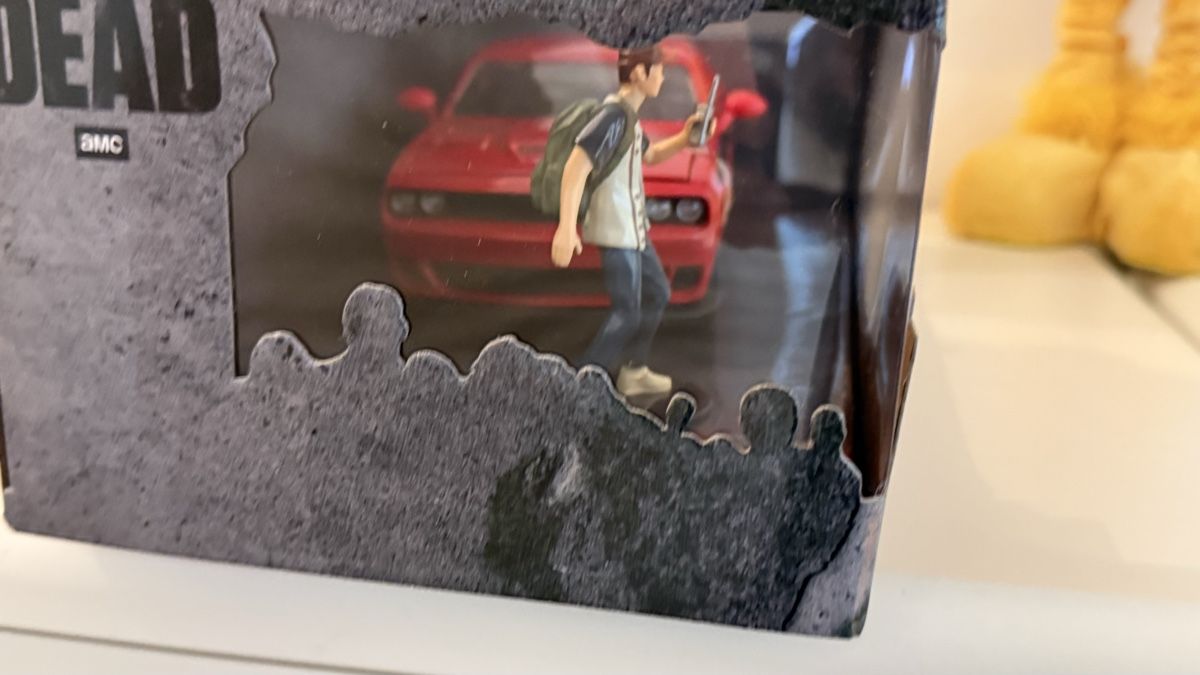 Dodge Modellini d'auto: Walking Dead Glenn & 2015 Dodge Challenger Die-Cast 13+ – Nuovo e nell'imballaggio originale da Basel venduto da Zomeg 2