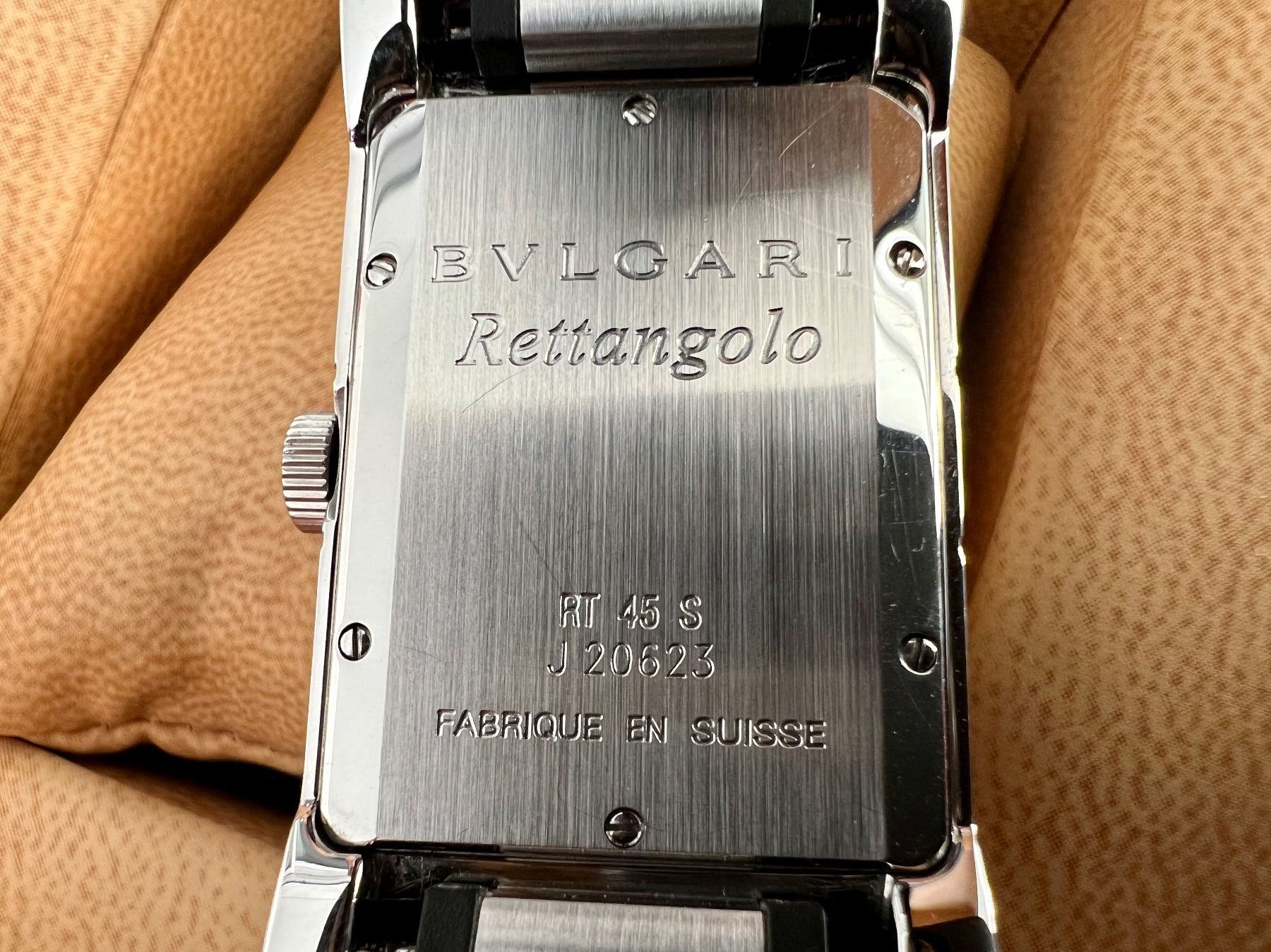 Bulgari Uhren: BULGARI Rettangolo Automatic, vulcanised rubber&steel strap – Gebraucht aus Le Mont-sur-Lausanne von LycaGallery 4