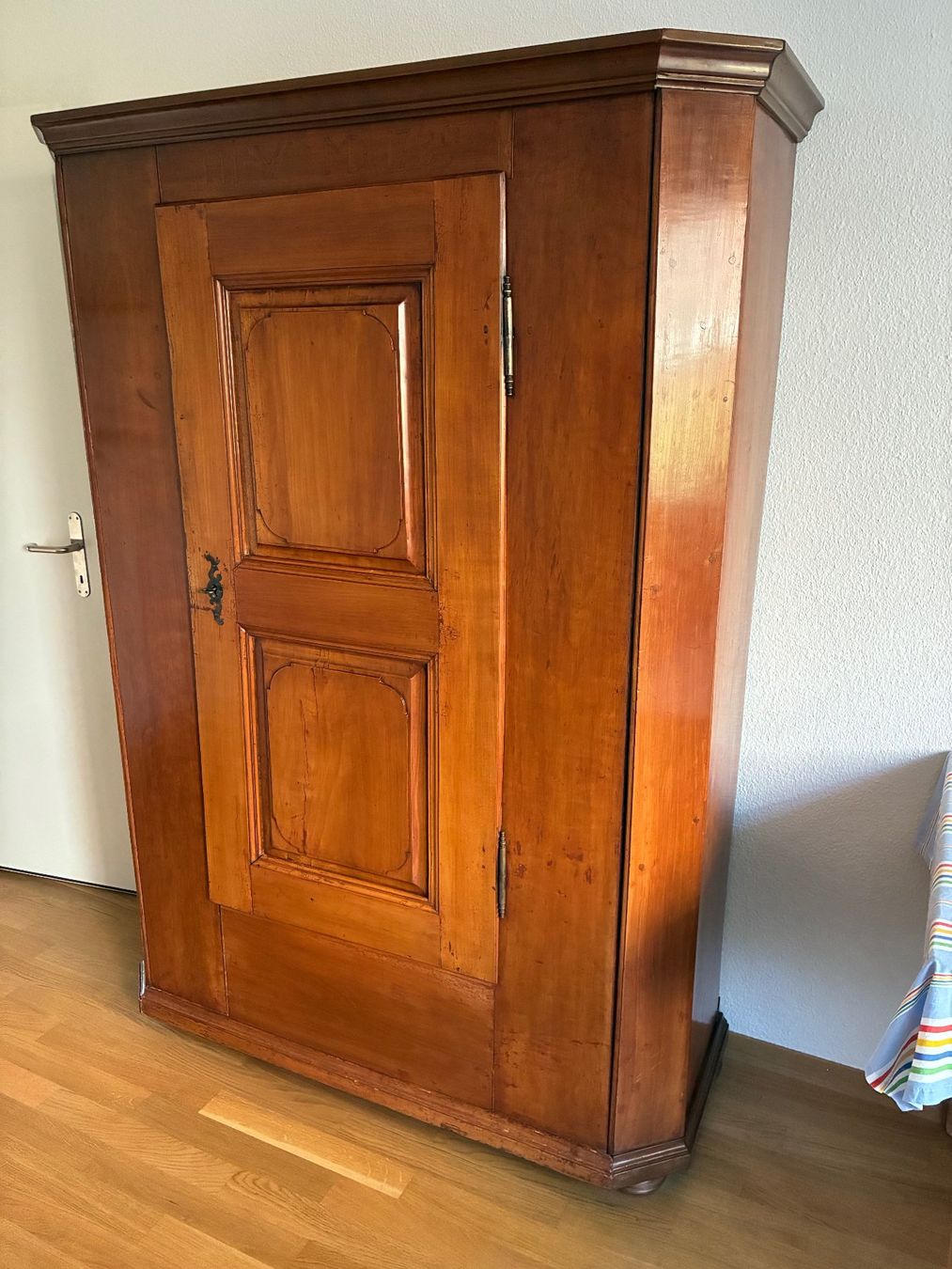 Armadi: Schrank Kirschbamholz massiv. dat. 1789 – Usato da Gümligen venduto da Roe22 1