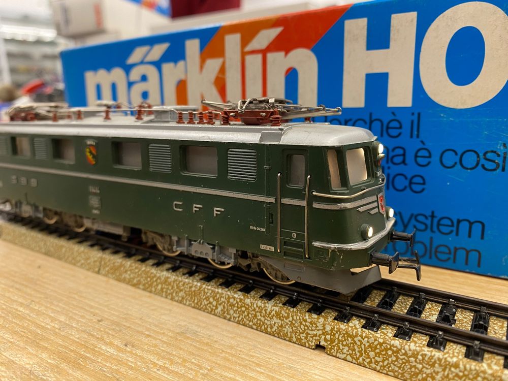 Märklin Trains électriques: Märklin 3050 Ae6/6 Bern – D'occasion à Lupsingen par New-Haven