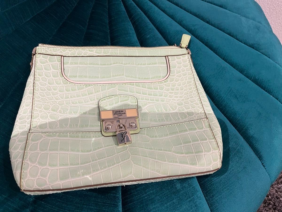 Guess Borse da donna: Guess Tasche Mintgrün – Nuovo (secondo la descrizione) da Amlikon-Bissegg venduto da Rahelbr5
