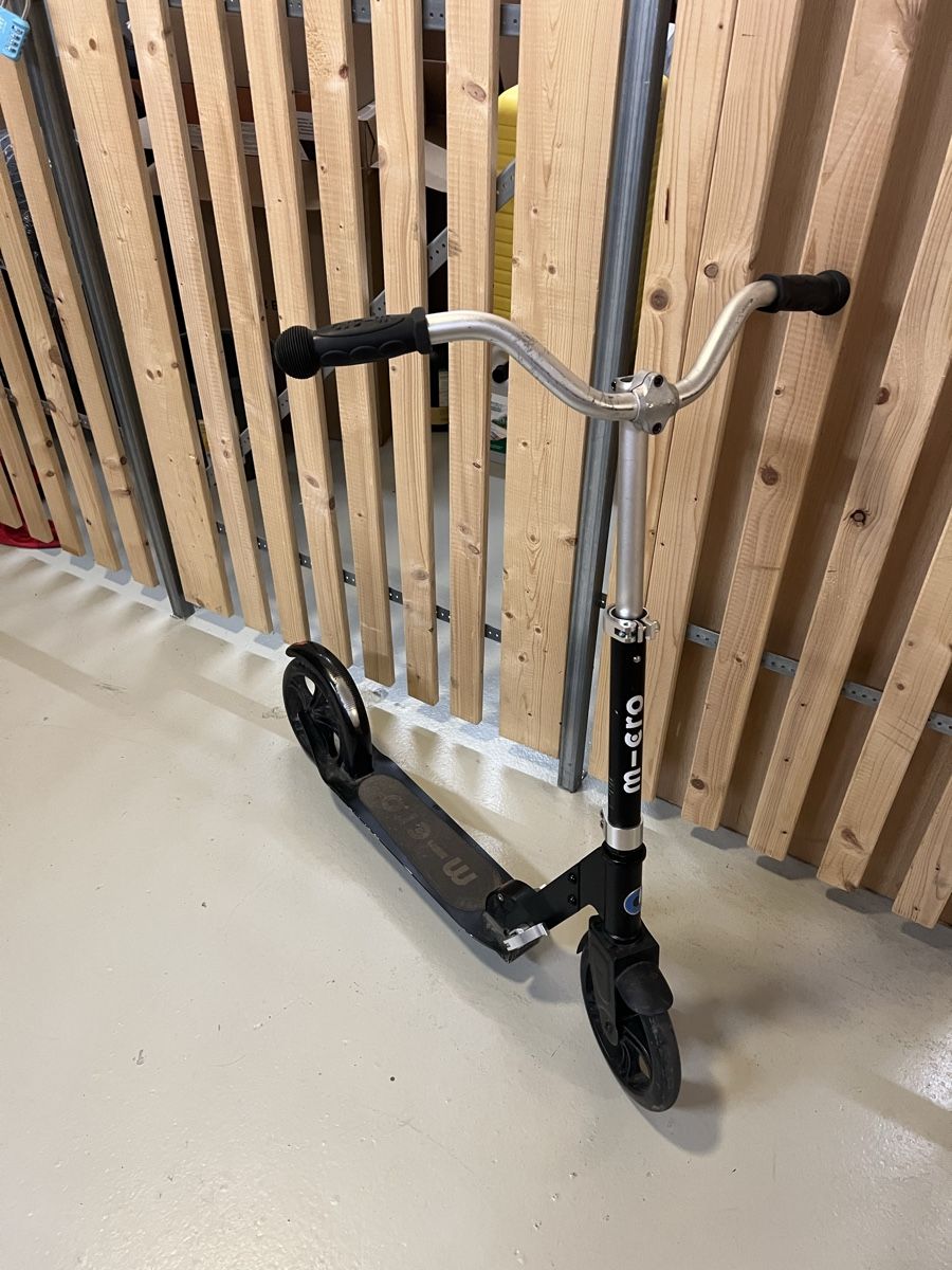 Micro Kickboard: Micro Scooter, Schwarz – Usato da Altendorf venduto da ccfmueller1