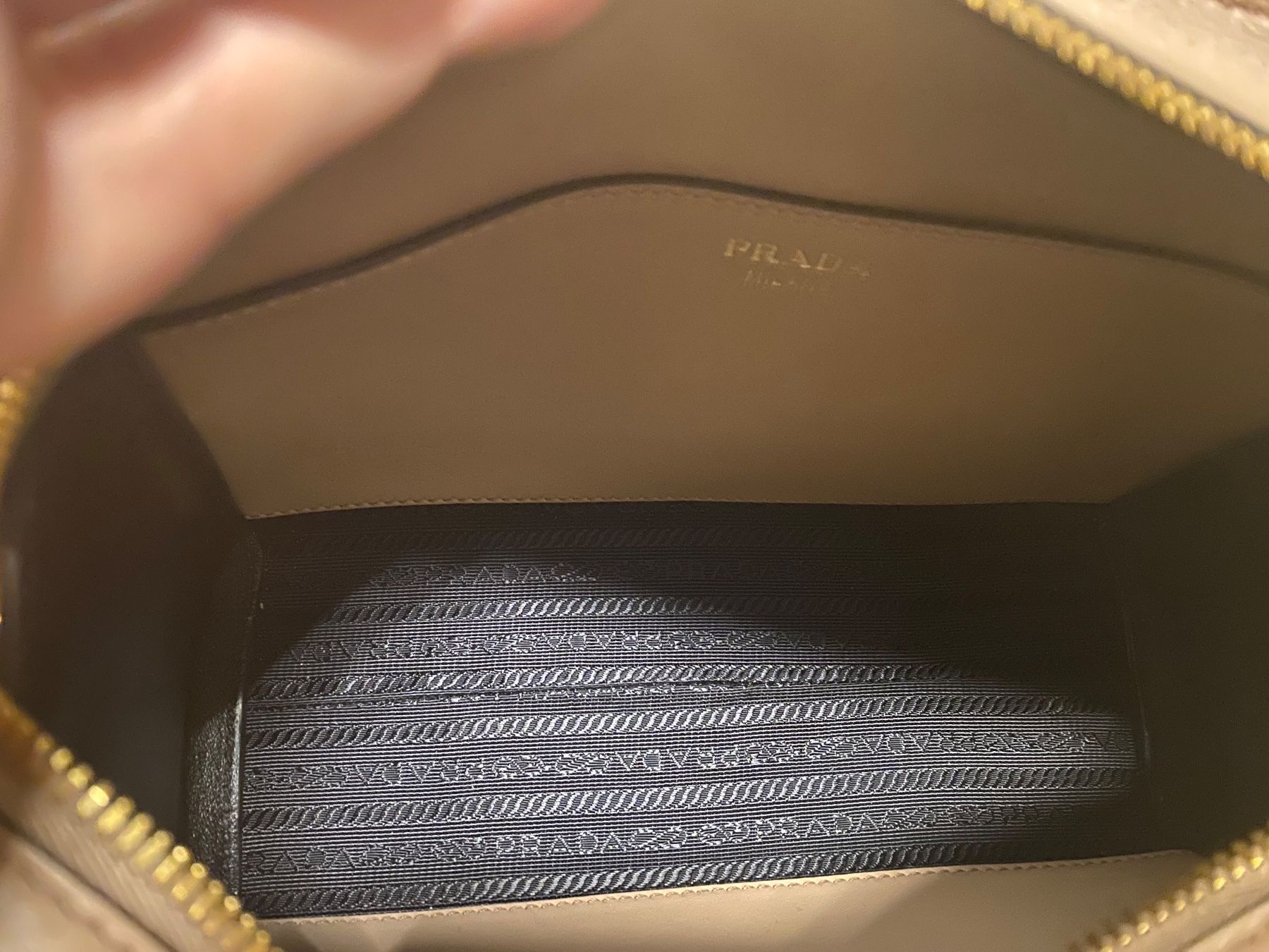 Prada Borse da donna: Sac bandoulière Prada – Nuovo e nell'imballaggio originale da Sion venduto da lam_hnb8 4