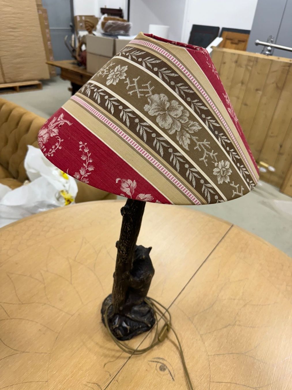 Lampen: Lampe Black Forest Française du XIXe Siècle – Gebraucht aus Gsteig b. Gstaad von Auctionly 2